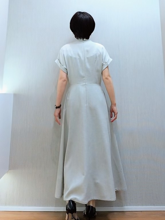 ミズタさんの「UNTITLED｜【接触冷感/UVカット/イージーケア】テーラードカラーワンピース」を使ったコーディネート