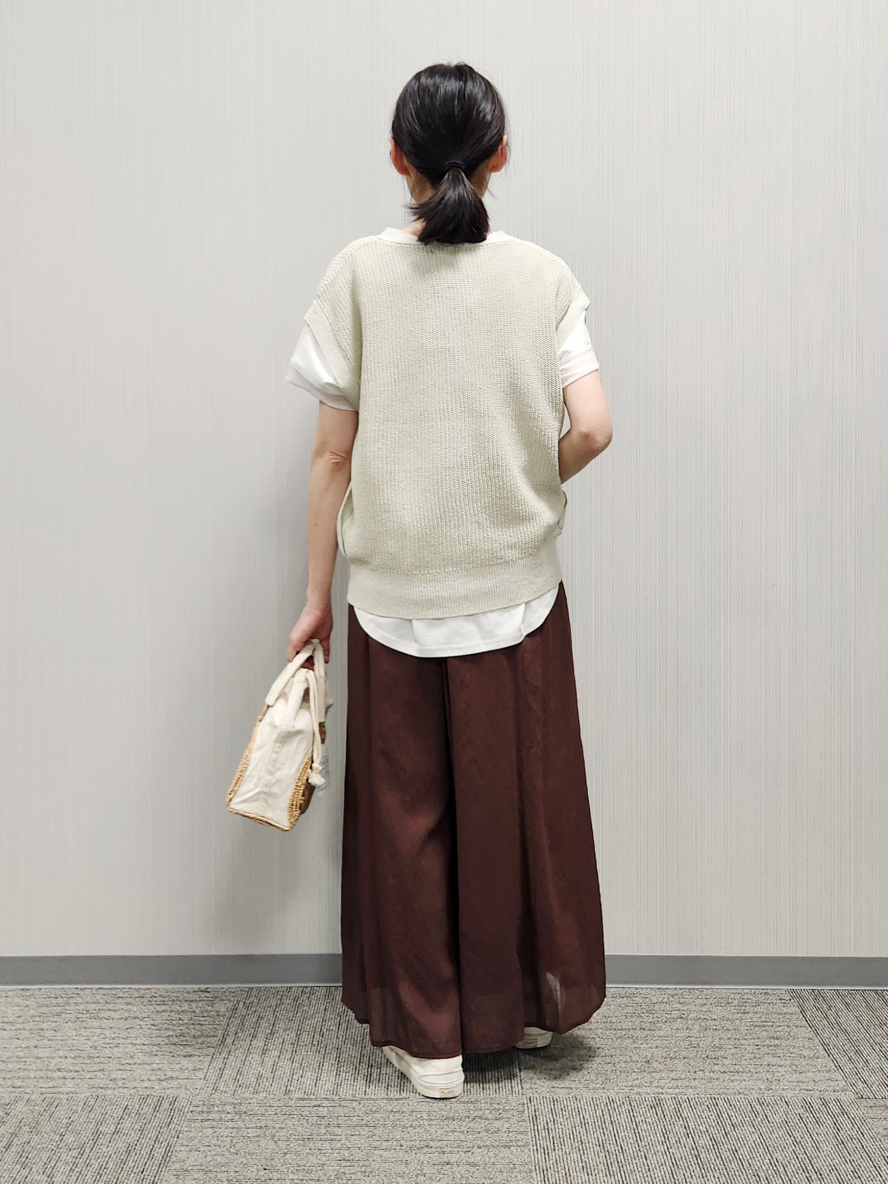 naraさんの「Dessin｜【洗える】ペーパー混ニットベスト」を使ったコーディネート