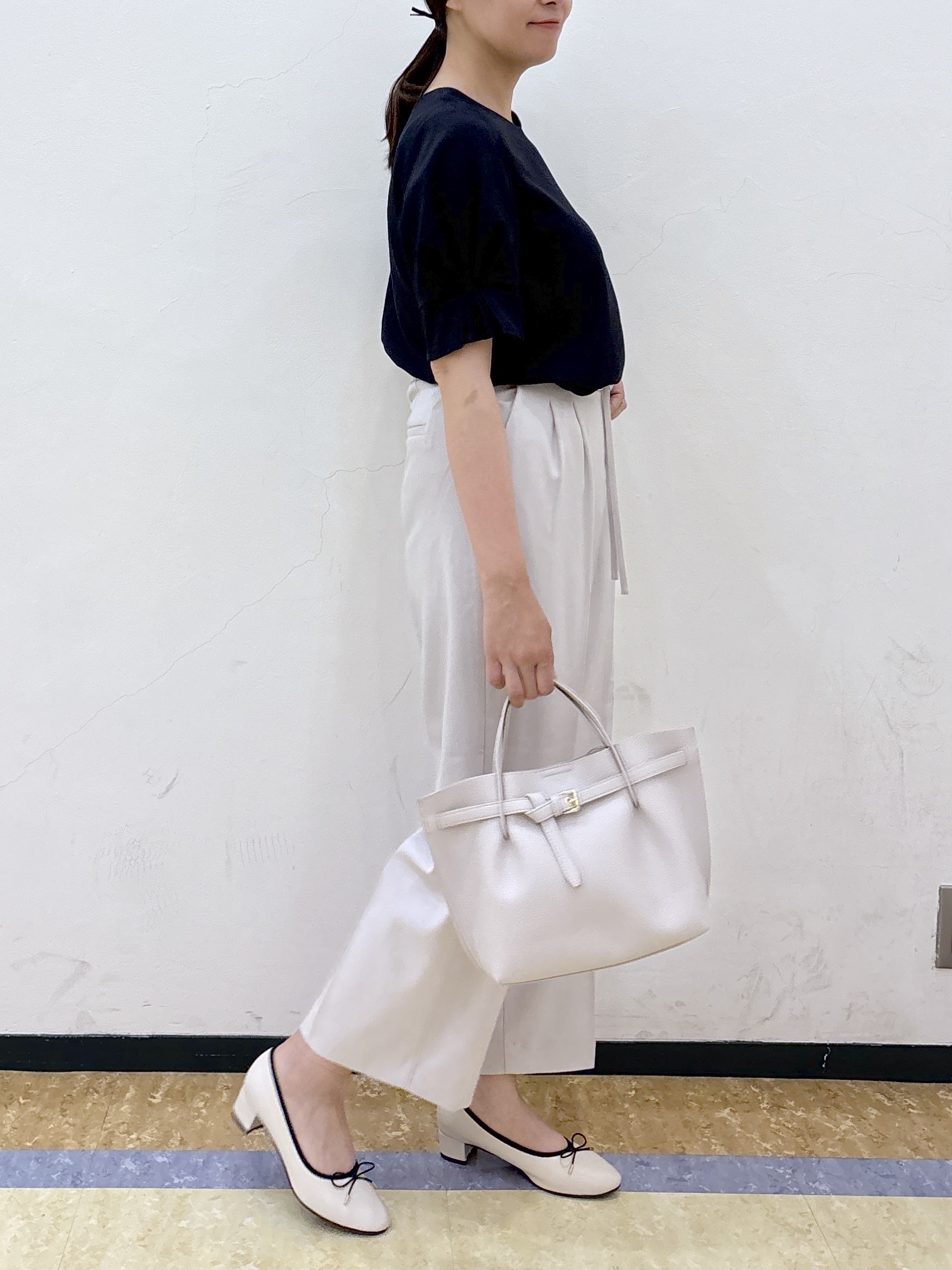 akariさんの「index｜【接触冷感】タックパフスリーブブラウス《吸水速乾／防シワ／洗濯機OK／XS～3L／6col》」を使ったコーディネート