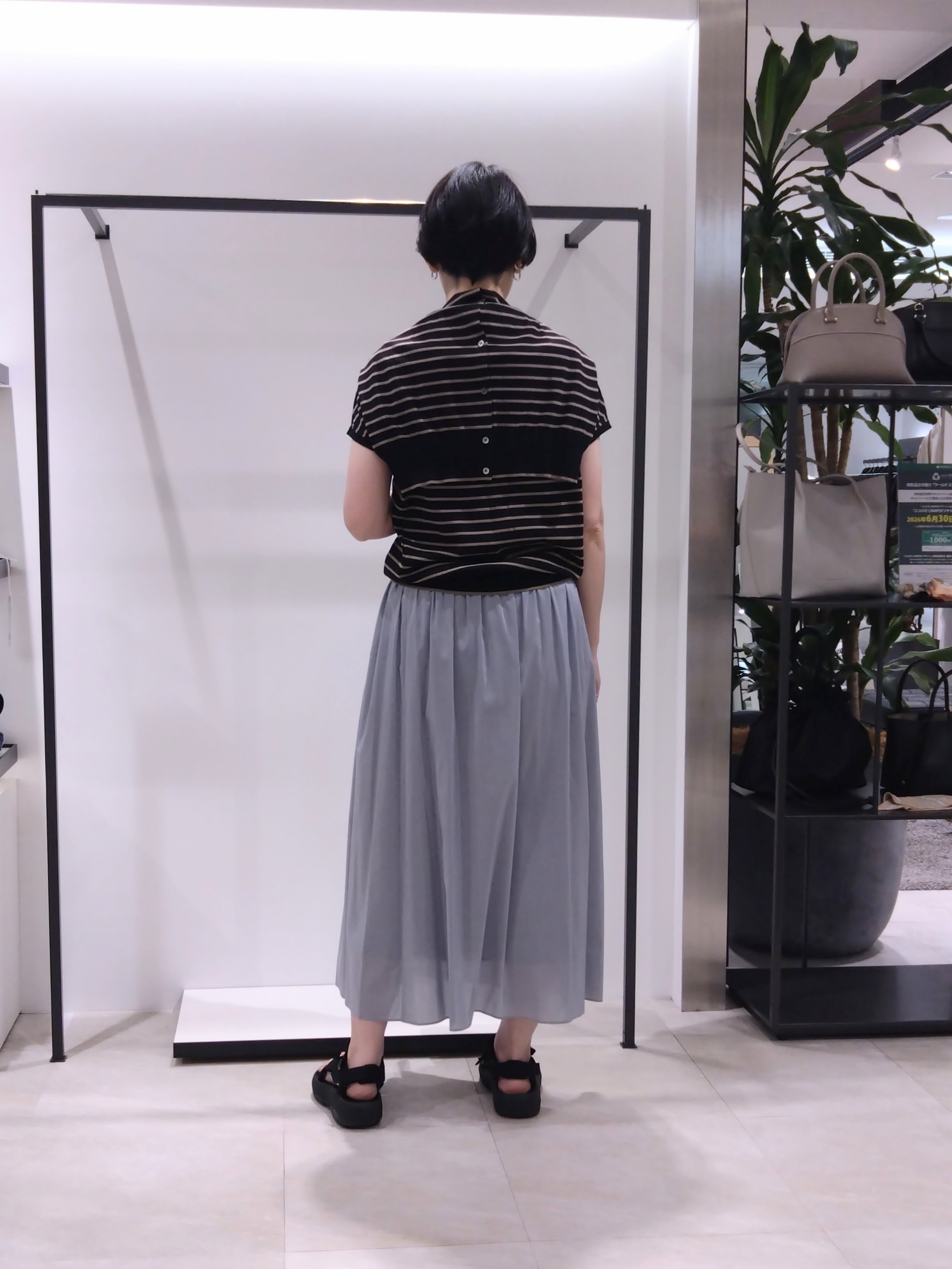 まちこさんの「UNTITLED｜【9色展開/アンサンブル可】コットンクルーネックカーディガン」を使ったコーディネート