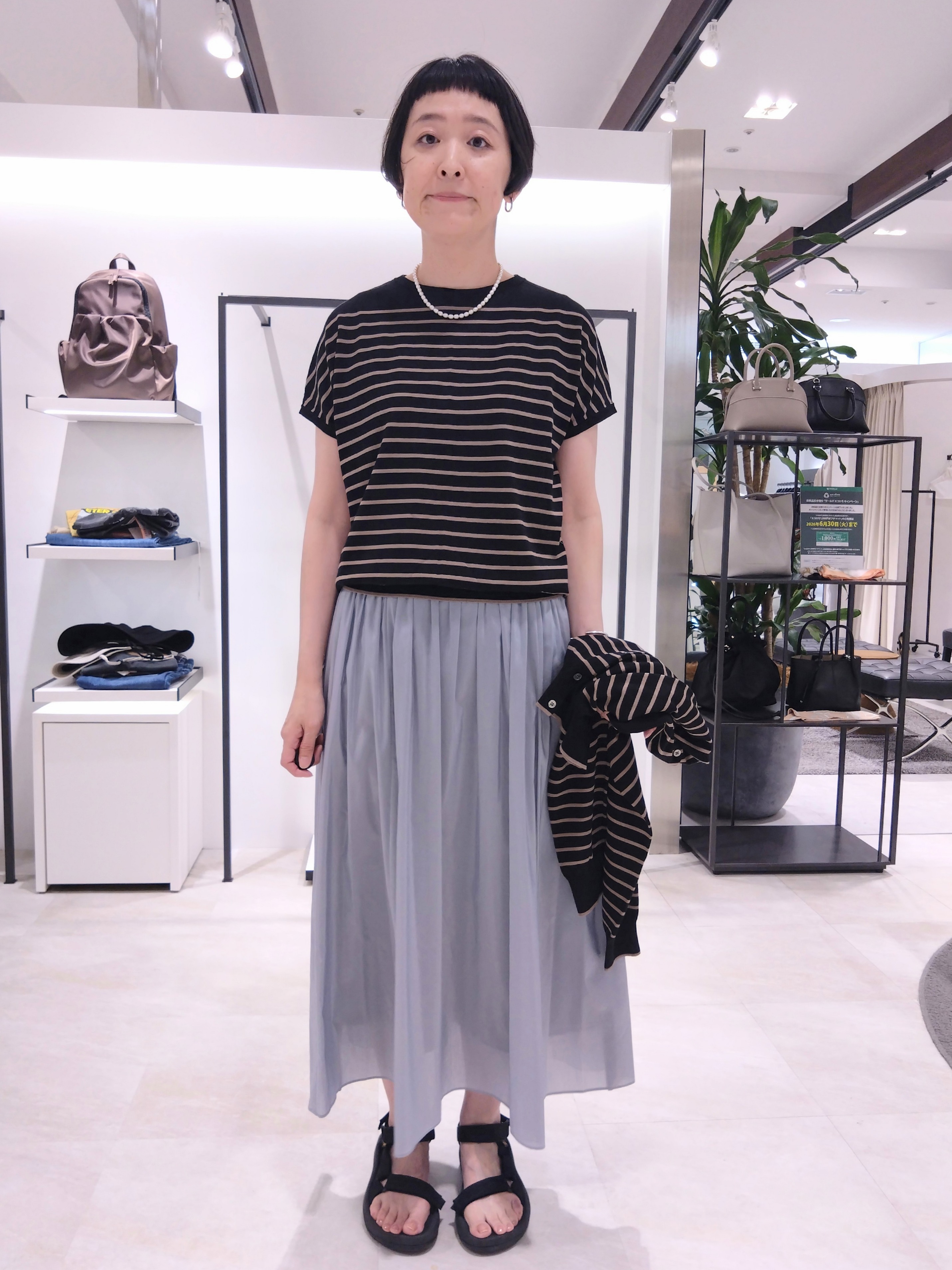 まちこさんの「UNTITLED｜【9色展開/アンサンブル可】コットンクルーネックカーディガン」を使ったコーディネート