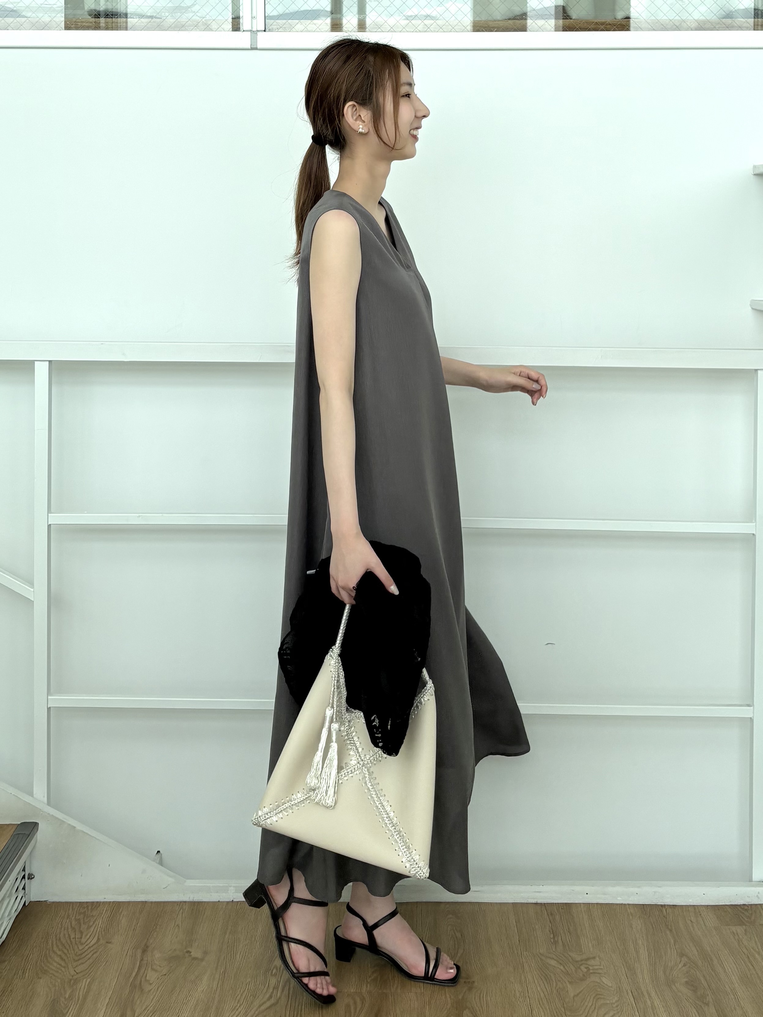 めぐさんの「OPAQUE.CLIP｜ラメコンビデザインハンドバッグ」を使ったコーディネート