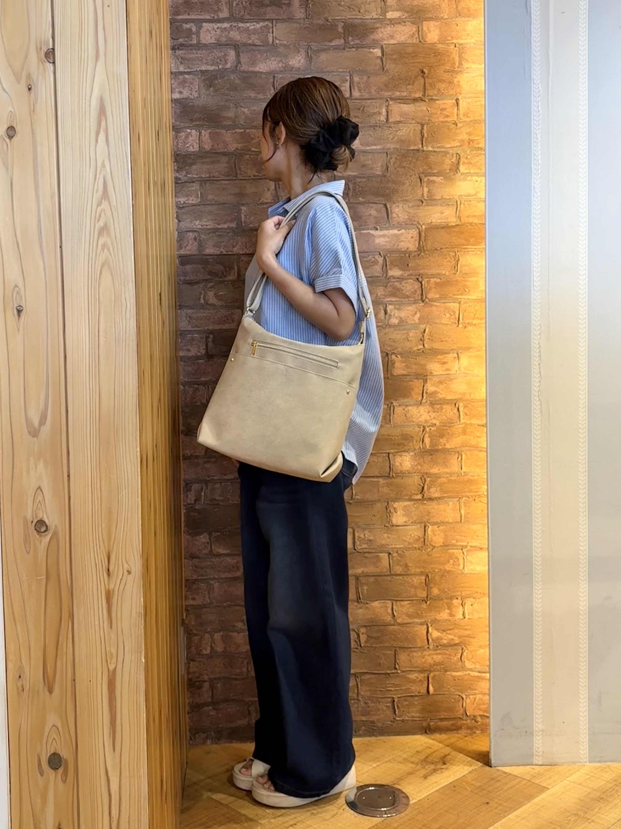 mieさんの「SHOO･LA･RUE｜【ひんやり/UV】インせず着られる フレンチリネンスキッパーシャツ」を使ったコーディネート