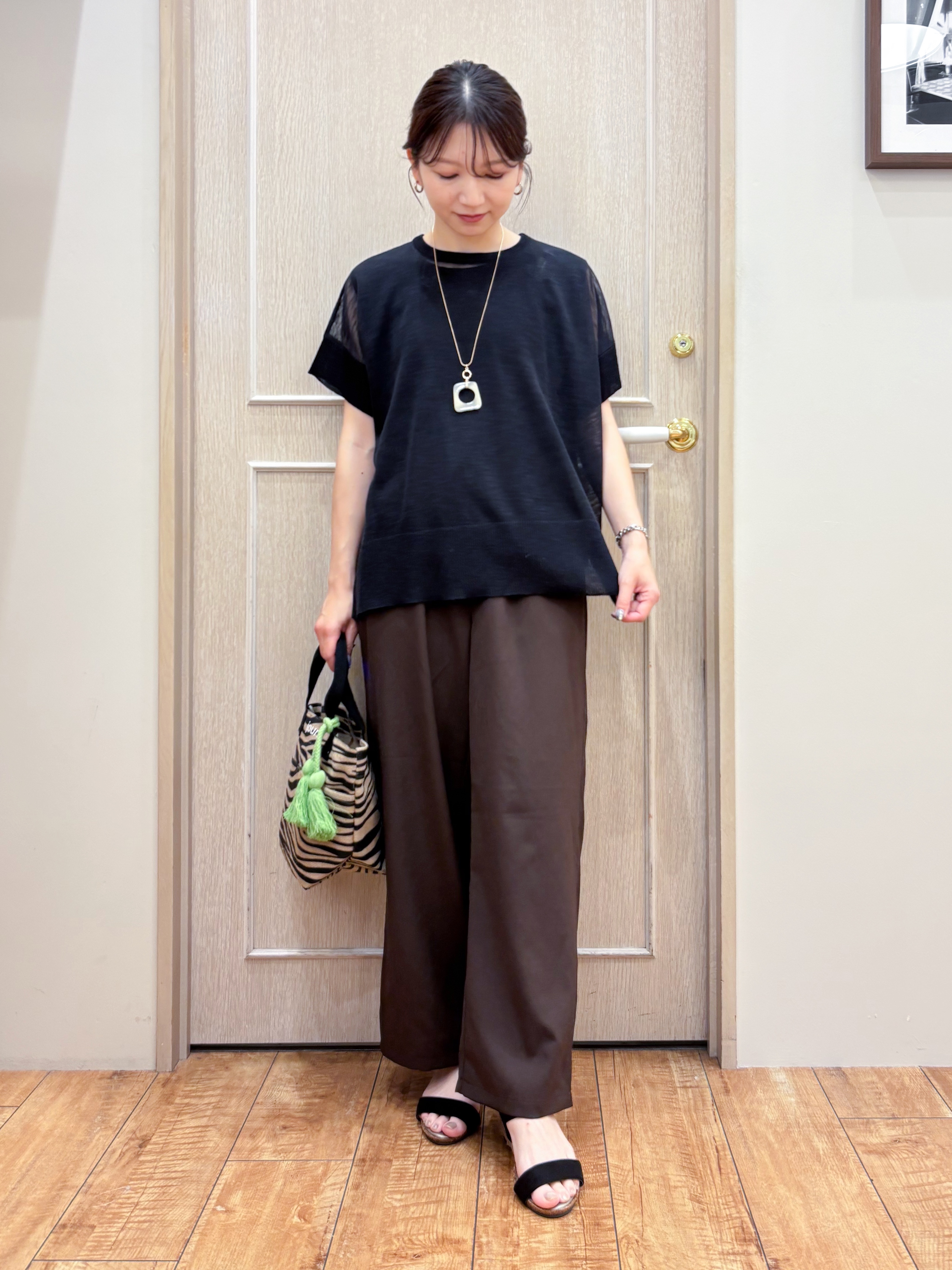 なみさんの「SHOO･LA･RUE｜【2点セット/S-LL/体型カバー】大人のこなれレイヤード シアーニット+タンクトップ」を使ったコーディネート