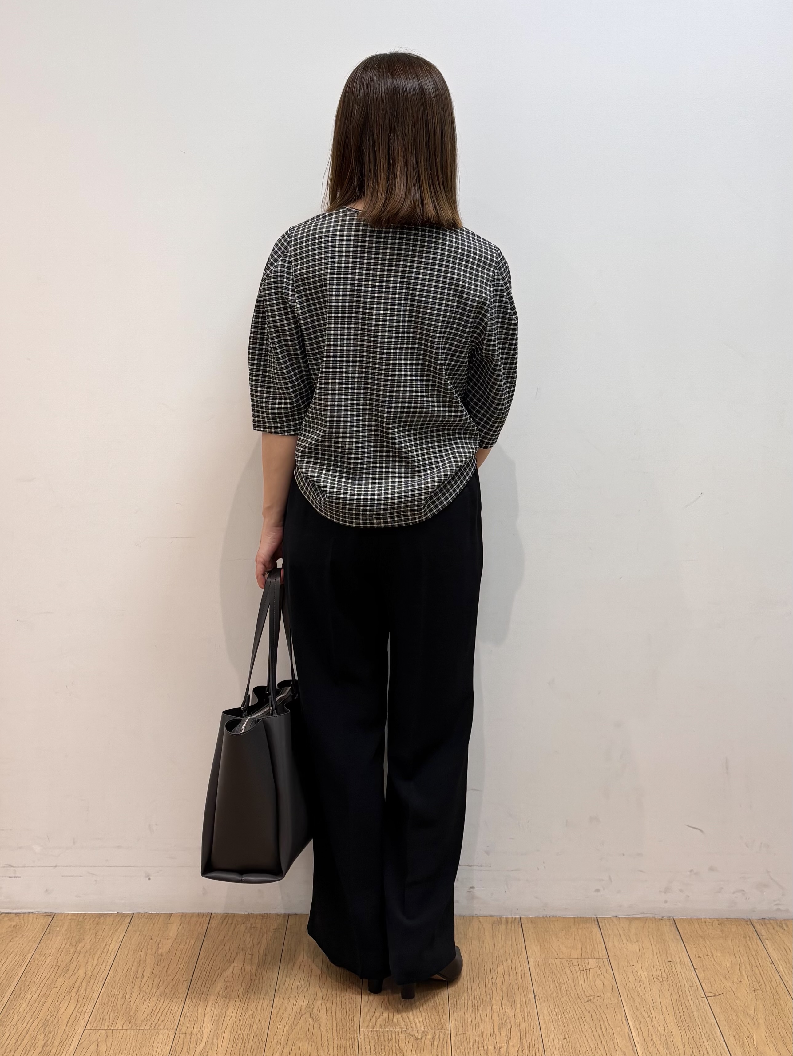 mikkoさんの「INDIVI｜【UVケア／吸汗速乾】チェック柄タックボリュームスリーブトップス」を使ったコーディネート