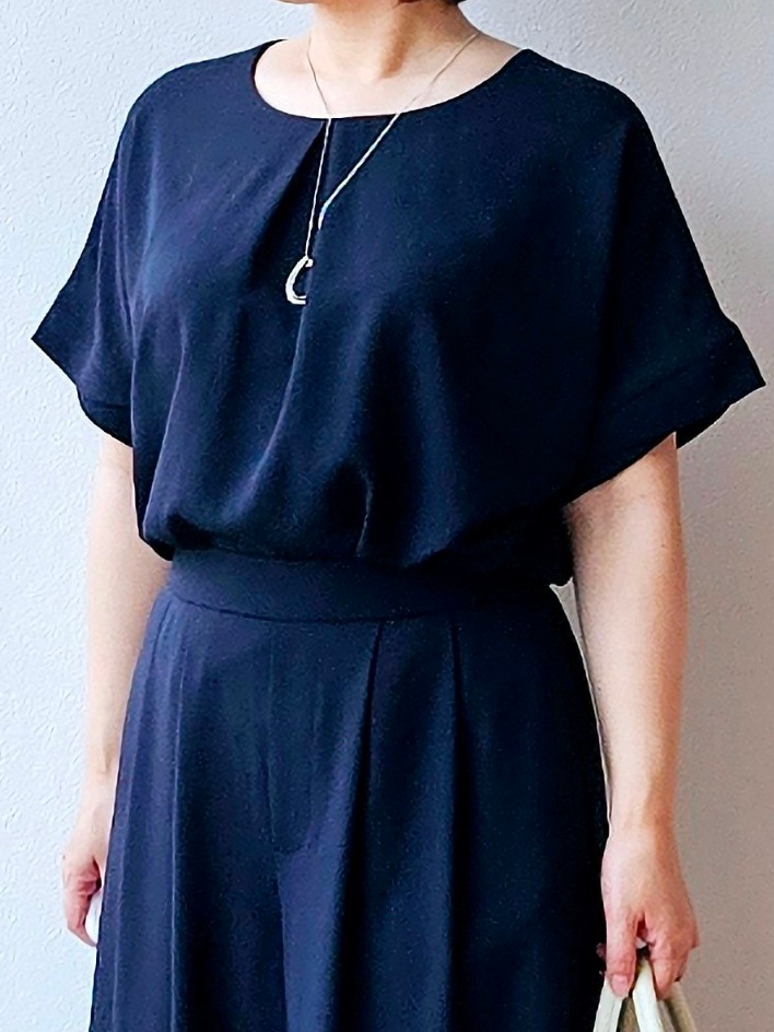 やじまさんの「UNTITLED｜【前後2WAY/はっ水/セットアップ可】リラクシーフレンチスリーブブラウス」を使ったコーディネート