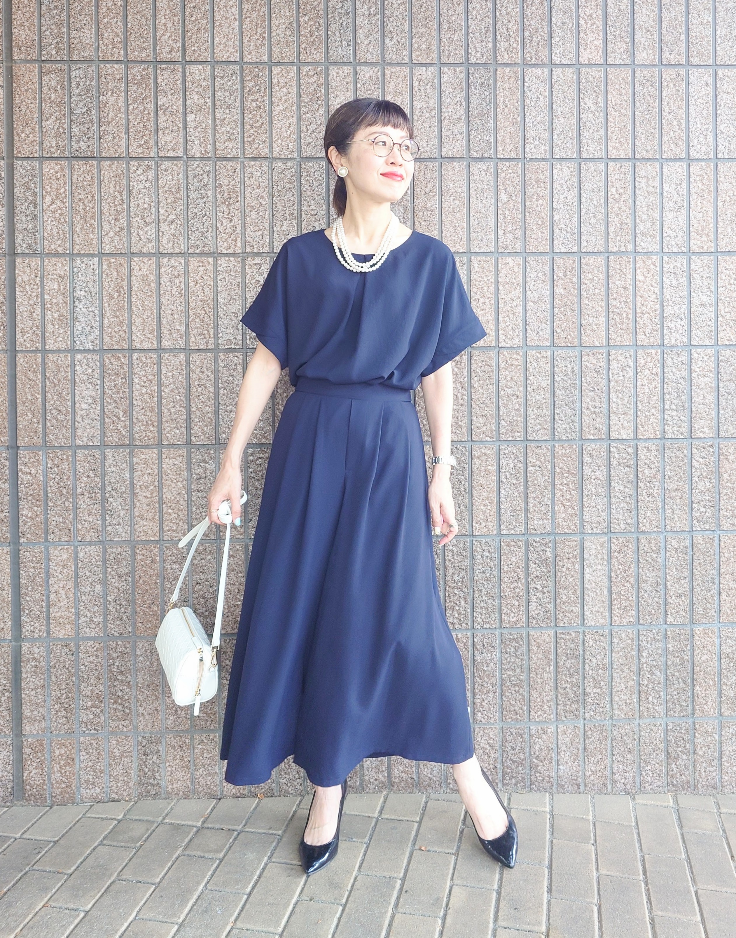 MUTSUKOさんの「UNTITLED｜【前後2WAY/はっ水/セットアップ可】リラクシーフレンチスリーブブラウス」を使ったコーディネート