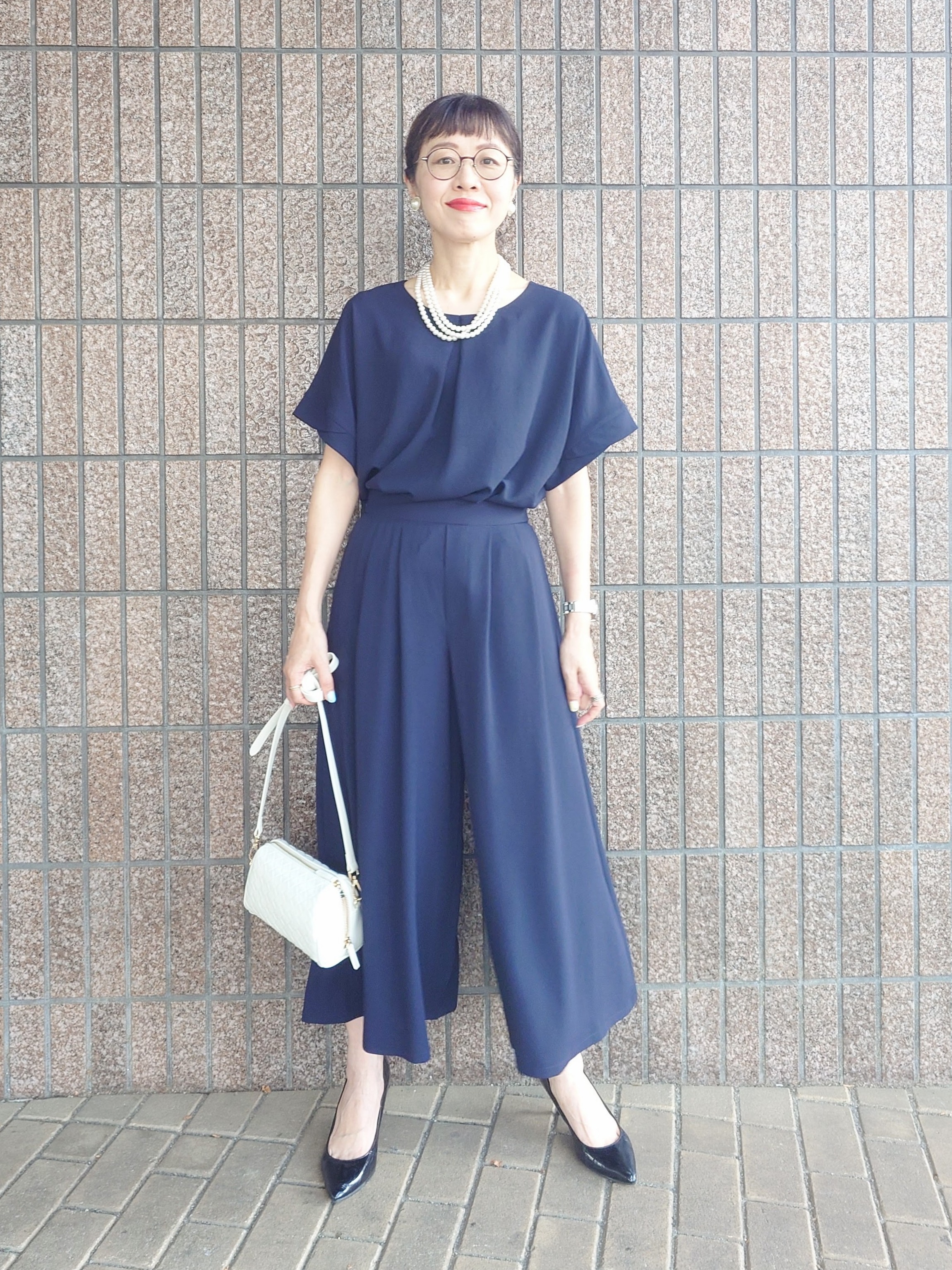 MUTSUKOさんの「UNTITLED｜【前後2WAY/はっ水/セットアップ可】リラクシーフレンチスリーブブラウス」を使ったコーディネート