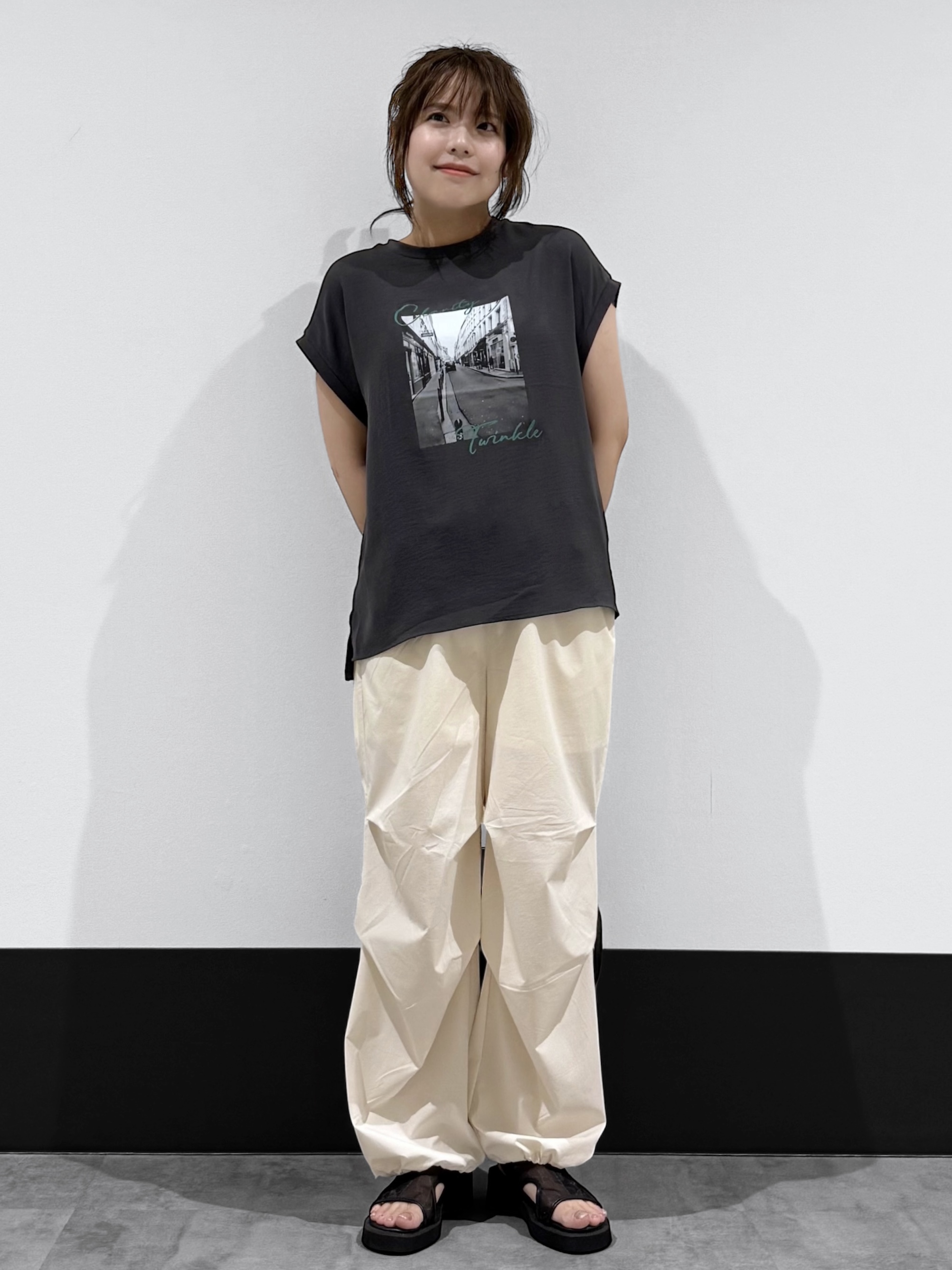 macchaさんの「THE SHOP TK｜【ひんやりさらさら】軽やかに着られる プリントTシャツ」を使ったコーディネート