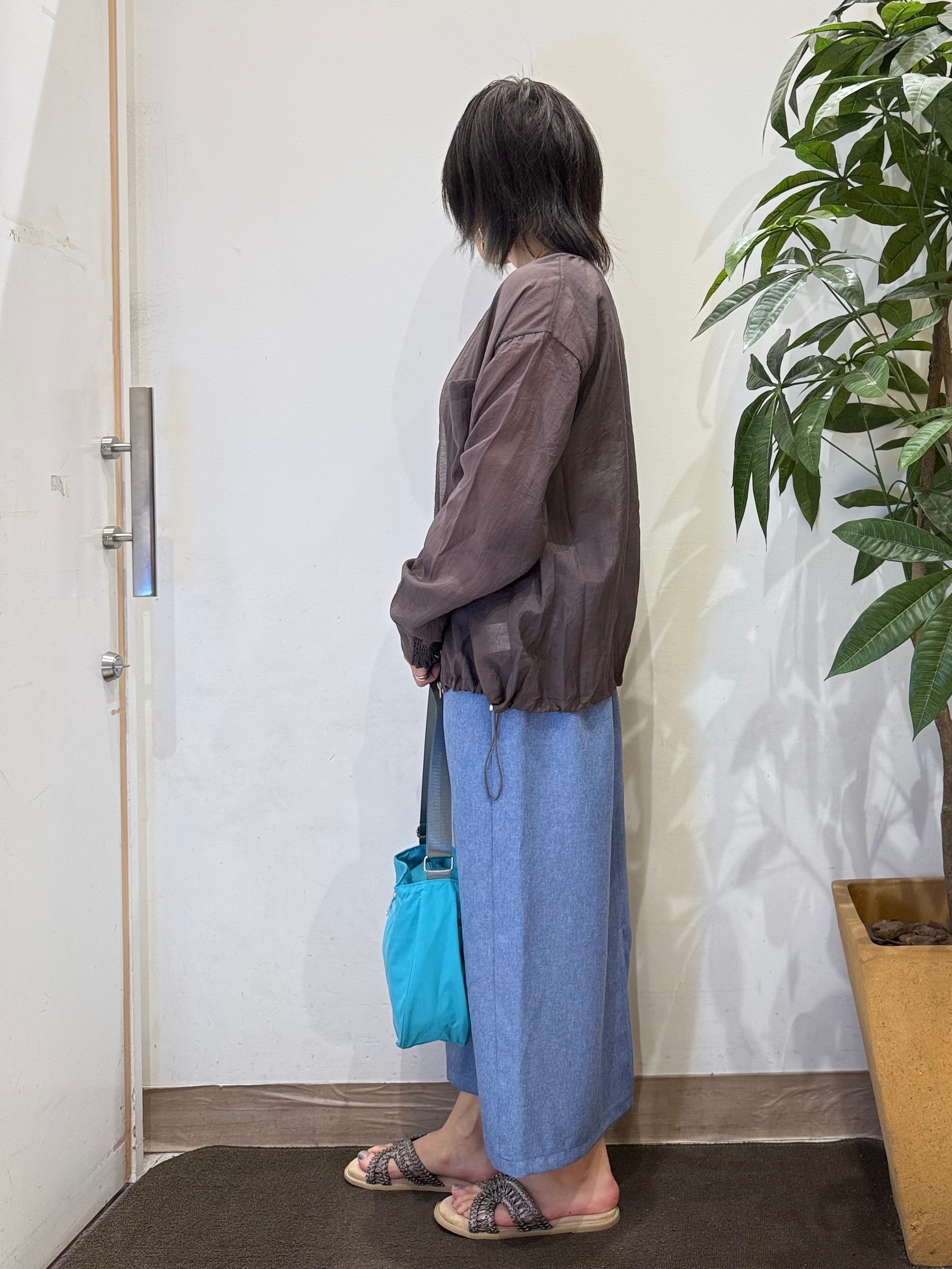 misakiさんの「SHOO･LA･RUE｜【S-LL/洗濯機可】1枚持っておくと安心 程よい透け感のシアーリブブルゾン」を使ったコーディネート
