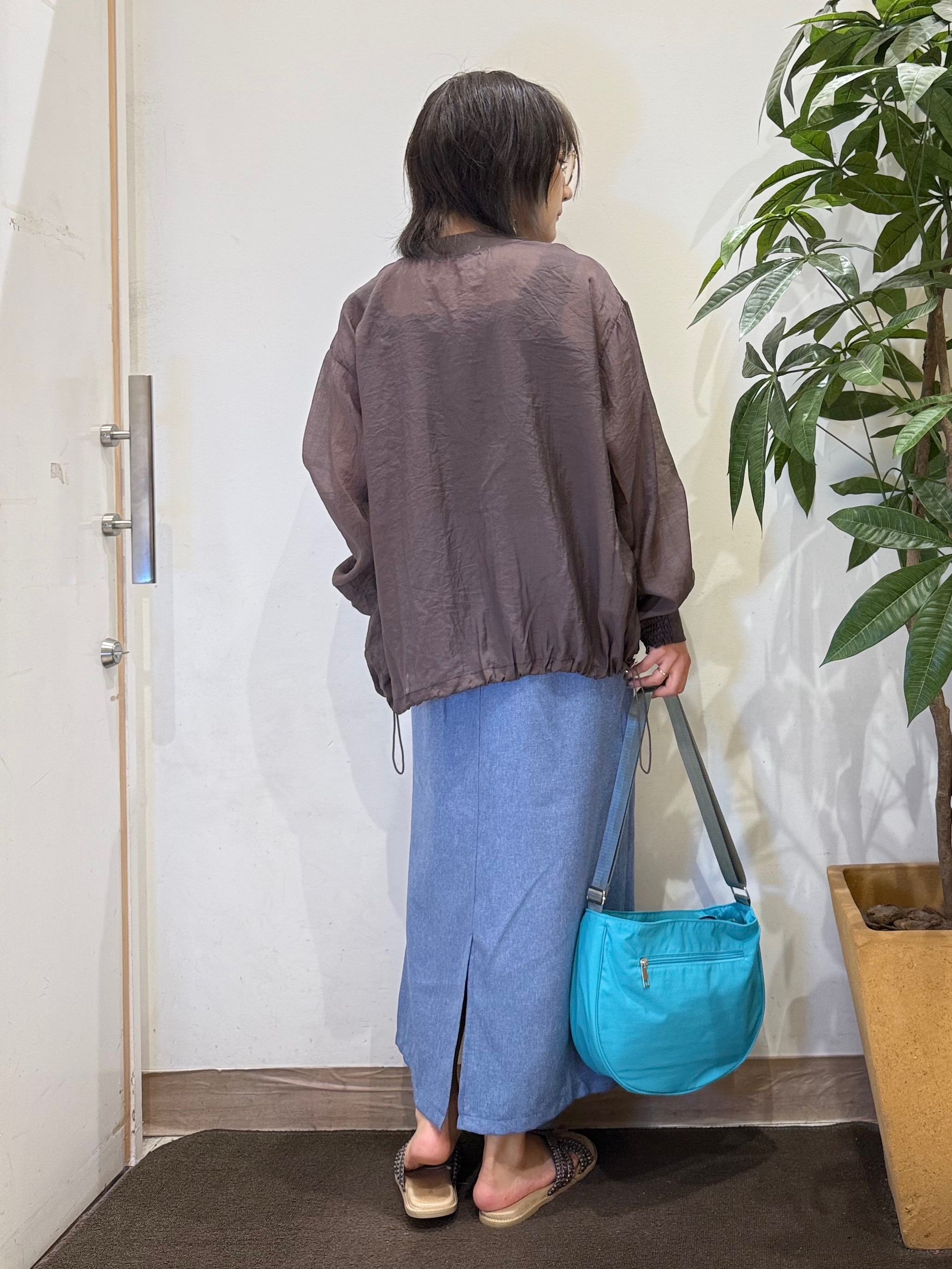 misakiさんの「SHOO･LA･RUE｜【S-LL/洗濯機可】1枚持っておくと安心 程よい透け感のシアーリブブルゾン」を使ったコーディネート