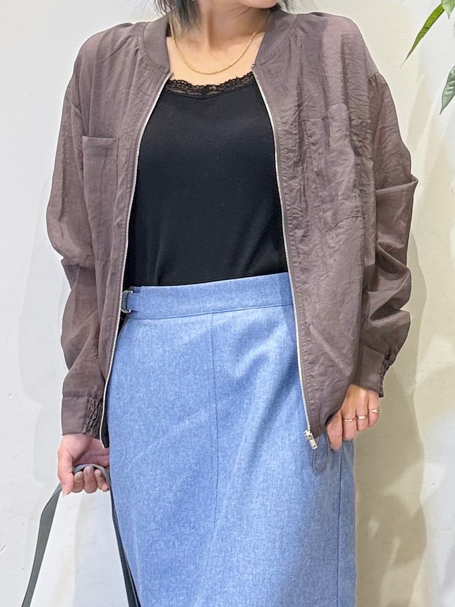 misakiさんの「SHOO･LA･RUE｜【S-LL/洗濯機可】1枚持っておくと安心 程よい透け感のシアーリブブルゾン」を使ったコーディネート