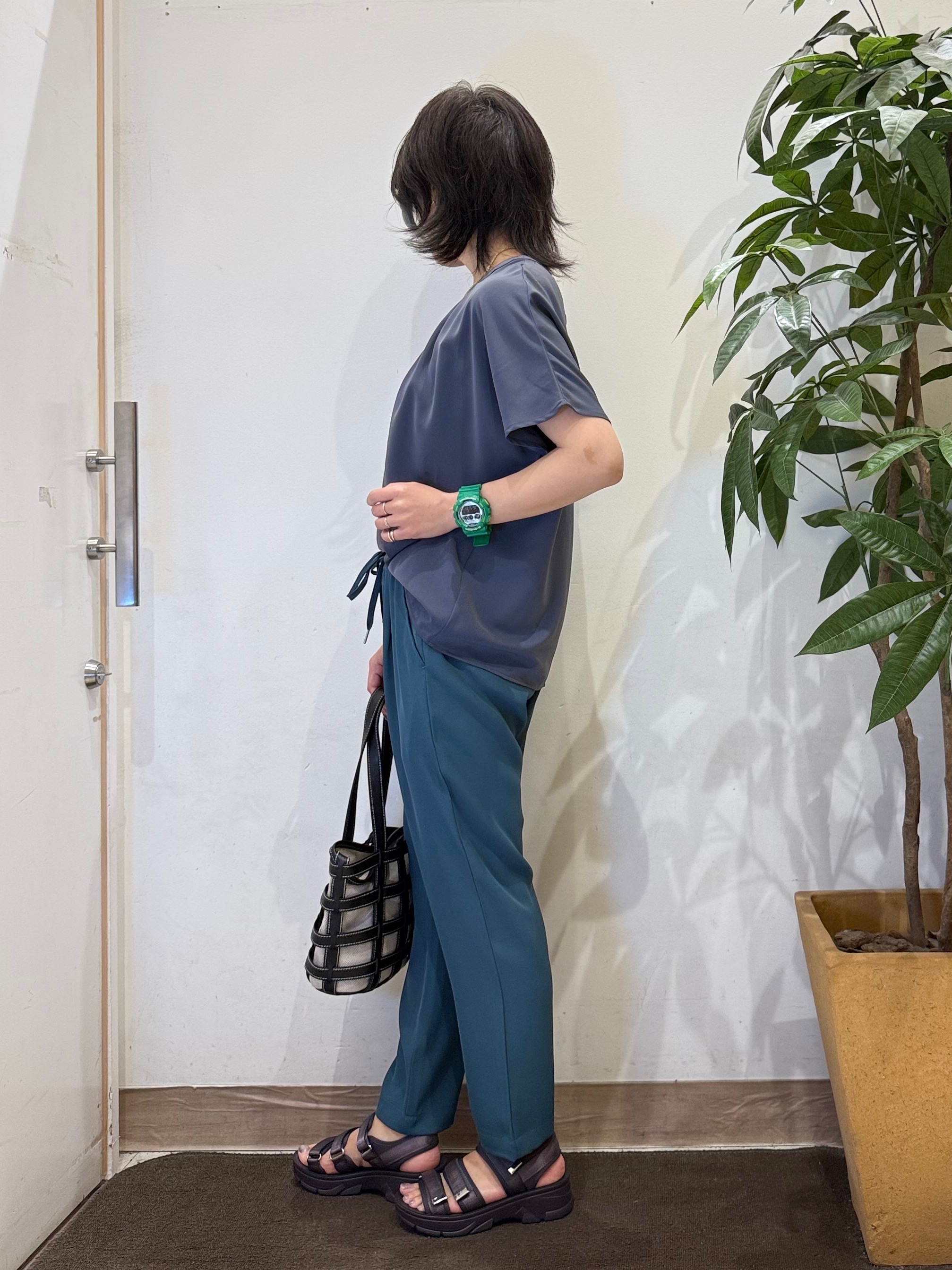 misakiさんの「SHOO･LA･RUE｜【ひんやり/UV/通勤】洗濯後しわになりにくい 上品配色ブラウス」を使ったコーディネート