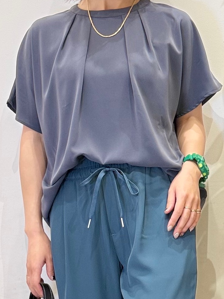 misakiさんの「SHOO･LA･RUE｜【ひんやり/UV/通勤】洗濯後しわになりにくい 上品配色ブラウス」を使ったコーディネート