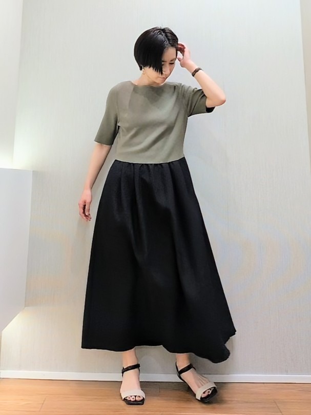 ミズタさんの「UNTITLED｜【一枚でサマ見え】ニットドッキングジャガードワンピース」を使ったコーディネート