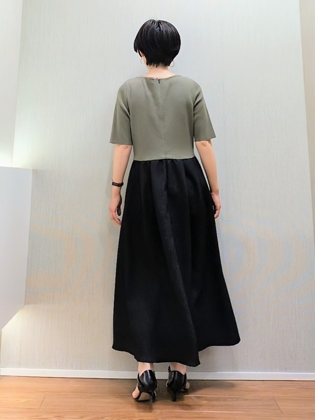 ミズタさんの「UNTITLED｜【一枚でサマ見え】ニットドッキングジャガードワンピース」を使ったコーディネート