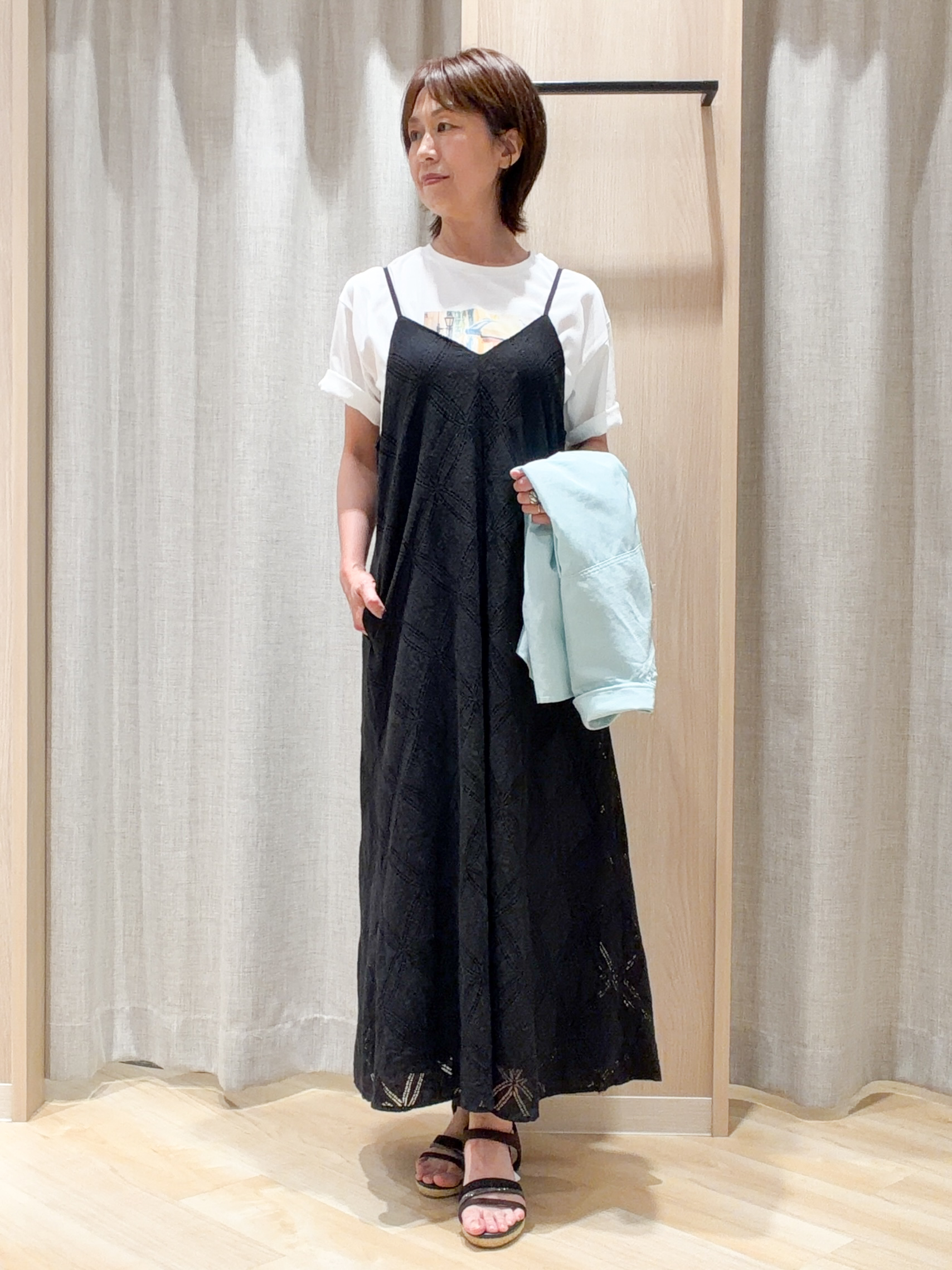 ヨッコさんの「grove｜【洗濯機OK・ひんやり】朝晩の気温差に◎軽やかシアーシャツ」を使ったコーディネート