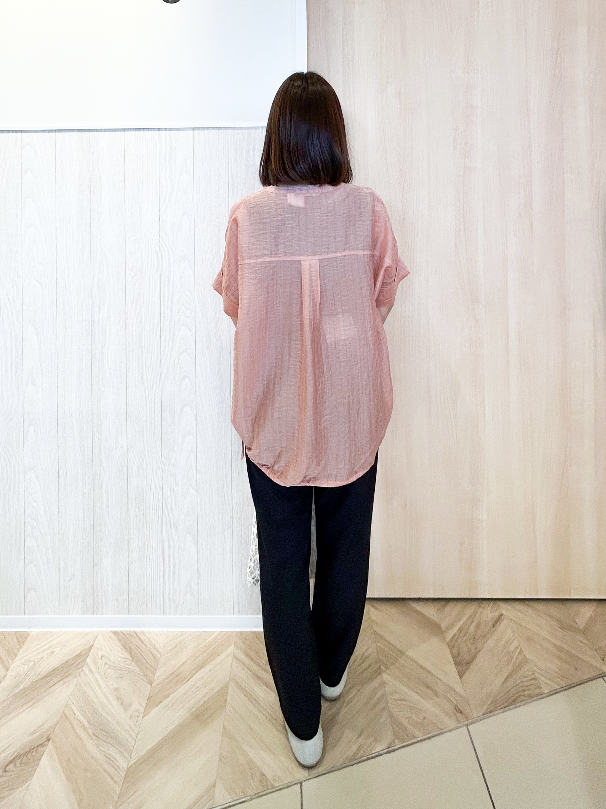 tomoさんの「SHOO･LA･RUE｜【高レビュー/体型カバー】インせず着られる スキッパー裾リボンブラウス」を使ったコーディネート