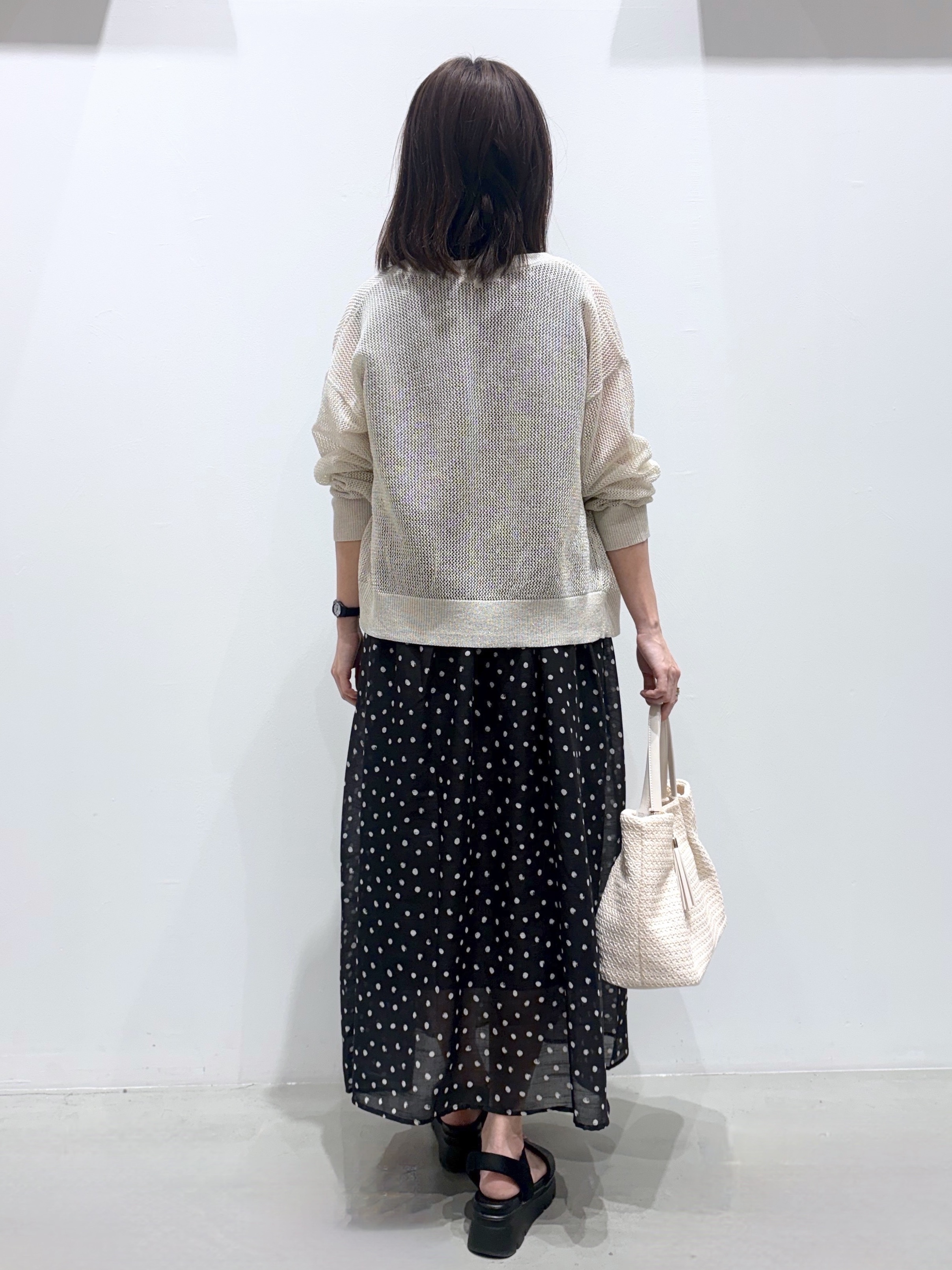 ＷＡさんの「grove｜【貴島明日香さん着用】ラメメッシュキーネックカーディガン」を使ったコーディネート