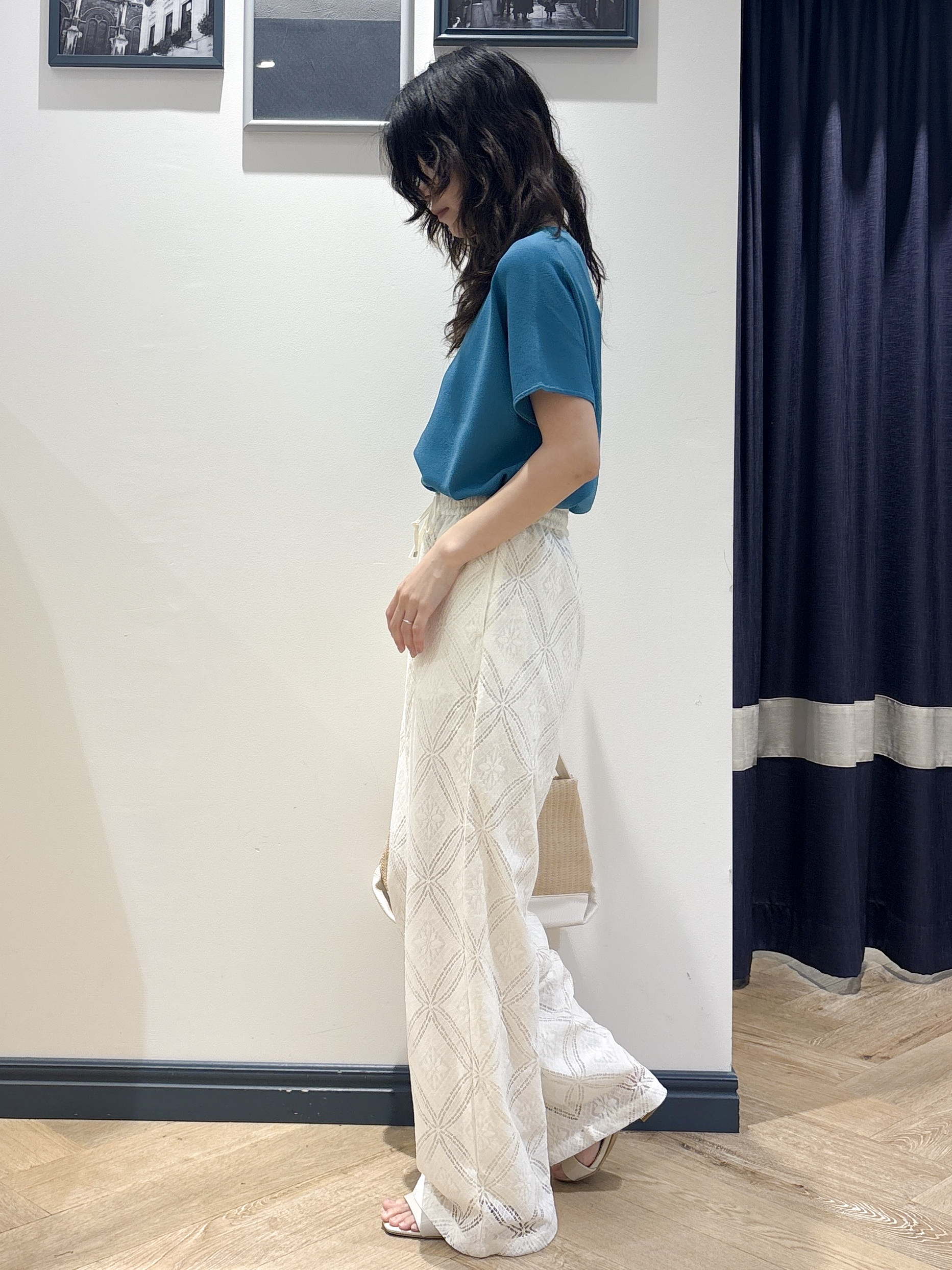 ayakaさんの「grove｜【シリーズ累計36万枚！名品ニット】やわらかドライタッチ ドルマンニット」を使ったコーディネート