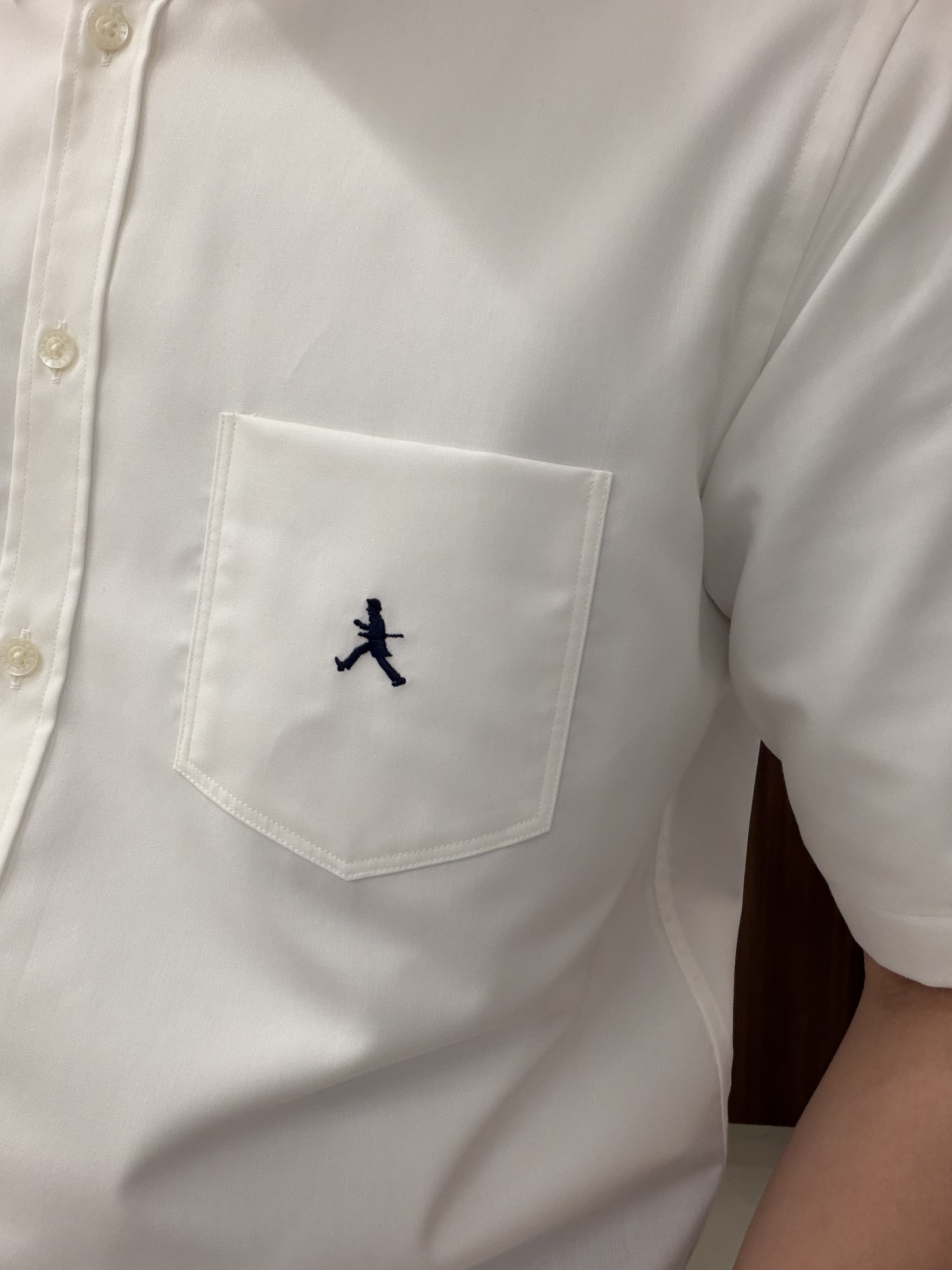 中村さんの「TAKEO KIKUCHI｜【BOWLER HAT LABEL】ボーラーハットウォーカー刺繍 半袖ボタンダウンシャツ」を使ったコーディネート