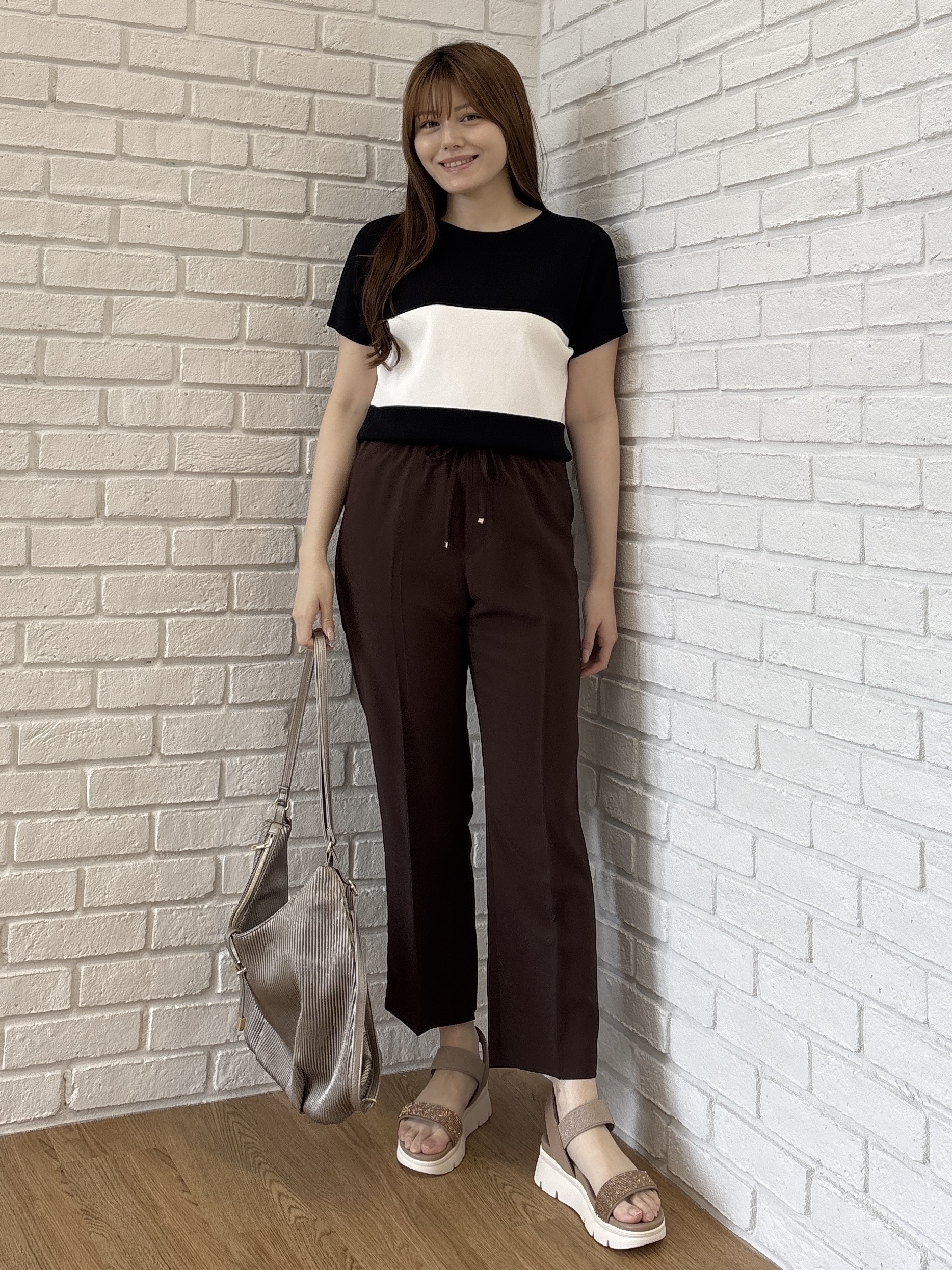 sayaさんの「grove｜【シリーズ累計36万枚！名品ニット】やわらかドライタッチ ドルマンニット」を使ったコーディネート