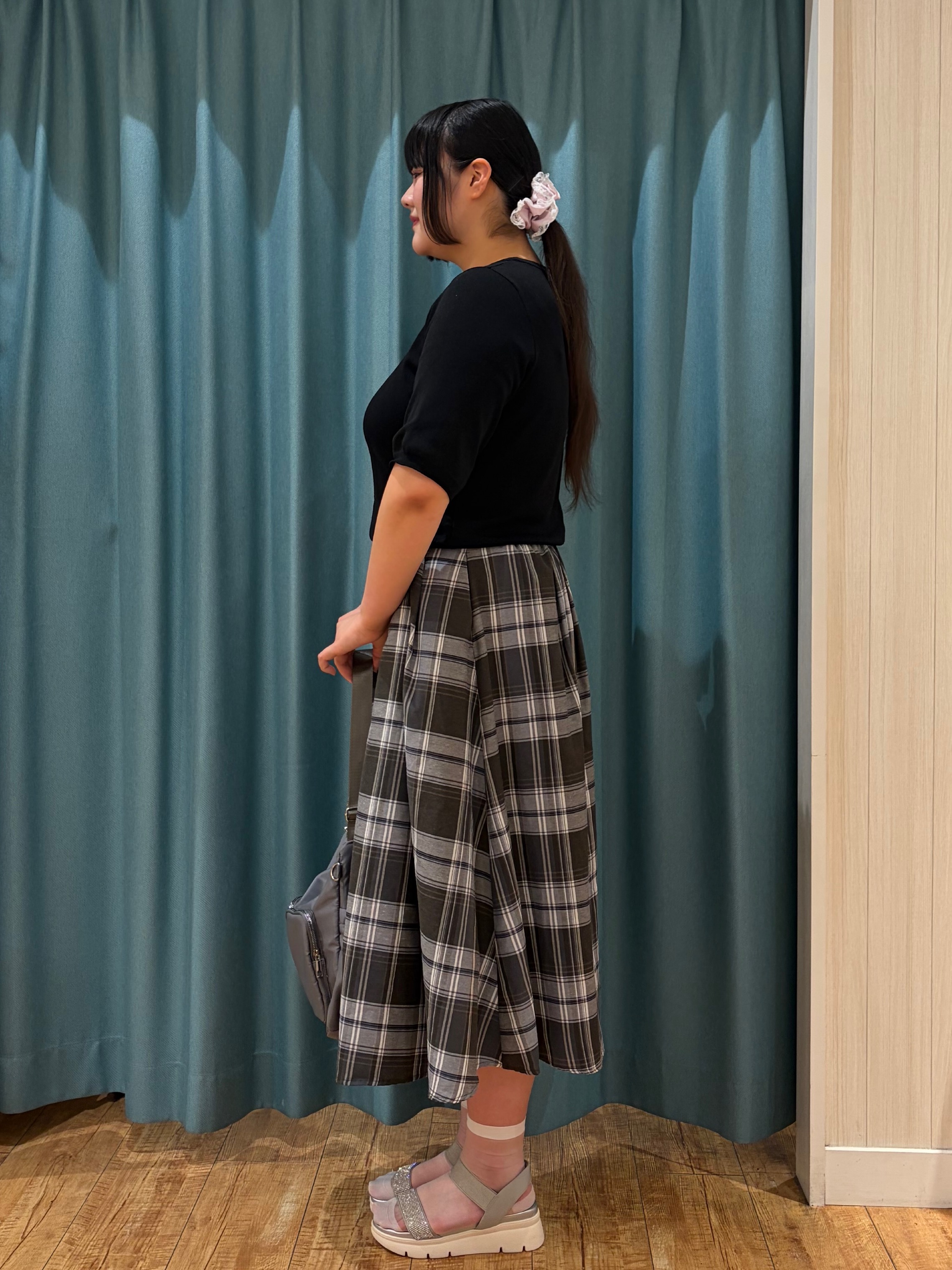 うりさんの「SHOO･LA･RUE｜【毎日洗える/S-LL/ひんやり/UV】上半身すっきり 二の腕見せない5分袖ニット」を使ったコーディネート