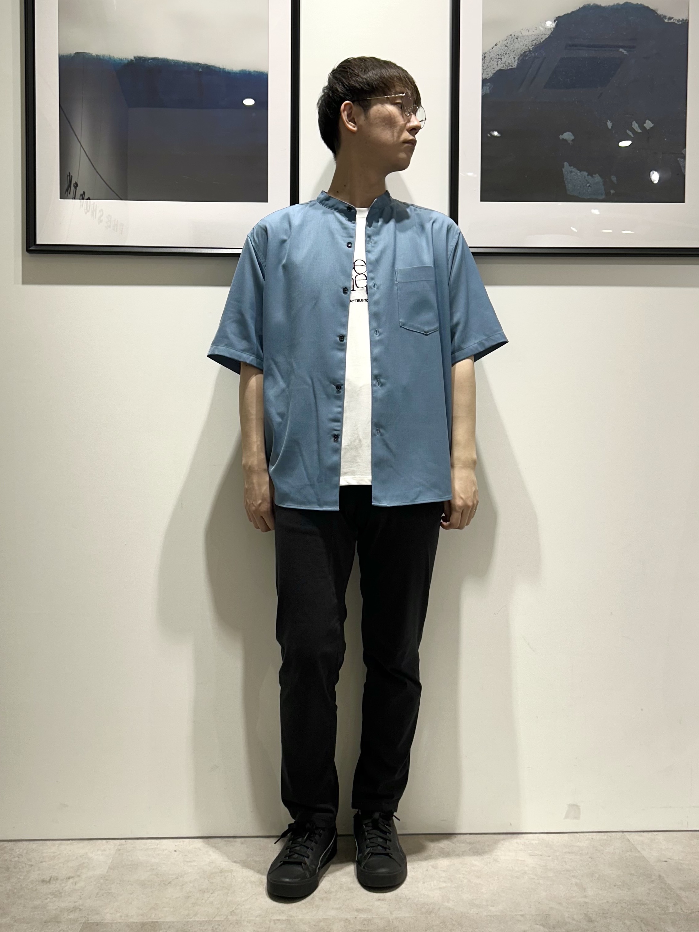 。さんの「THE SHOP TK｜LITE TEX バンドカラー半袖シャツ 接触冷感/吸水速乾/UVカット/アンチピリング/イージーケ」を使ったコーディネート