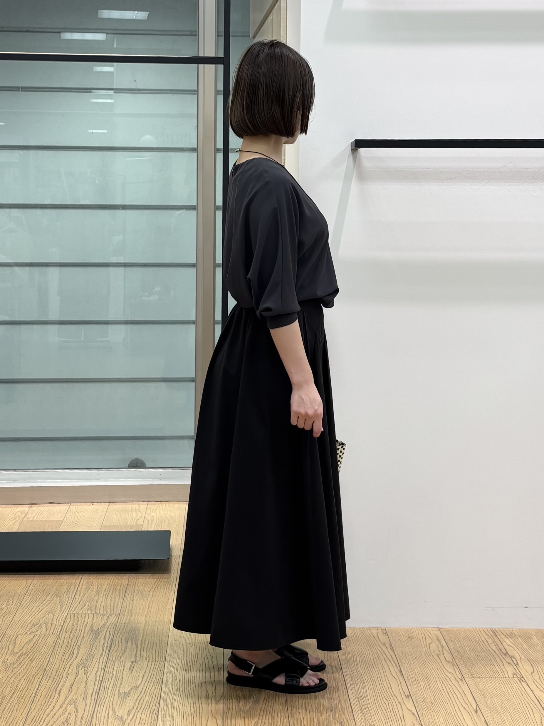 asamiさんの「INDIVI｜【さらに軽く軽快！／着る日傘】ドルマントップス」を使ったコーディネート