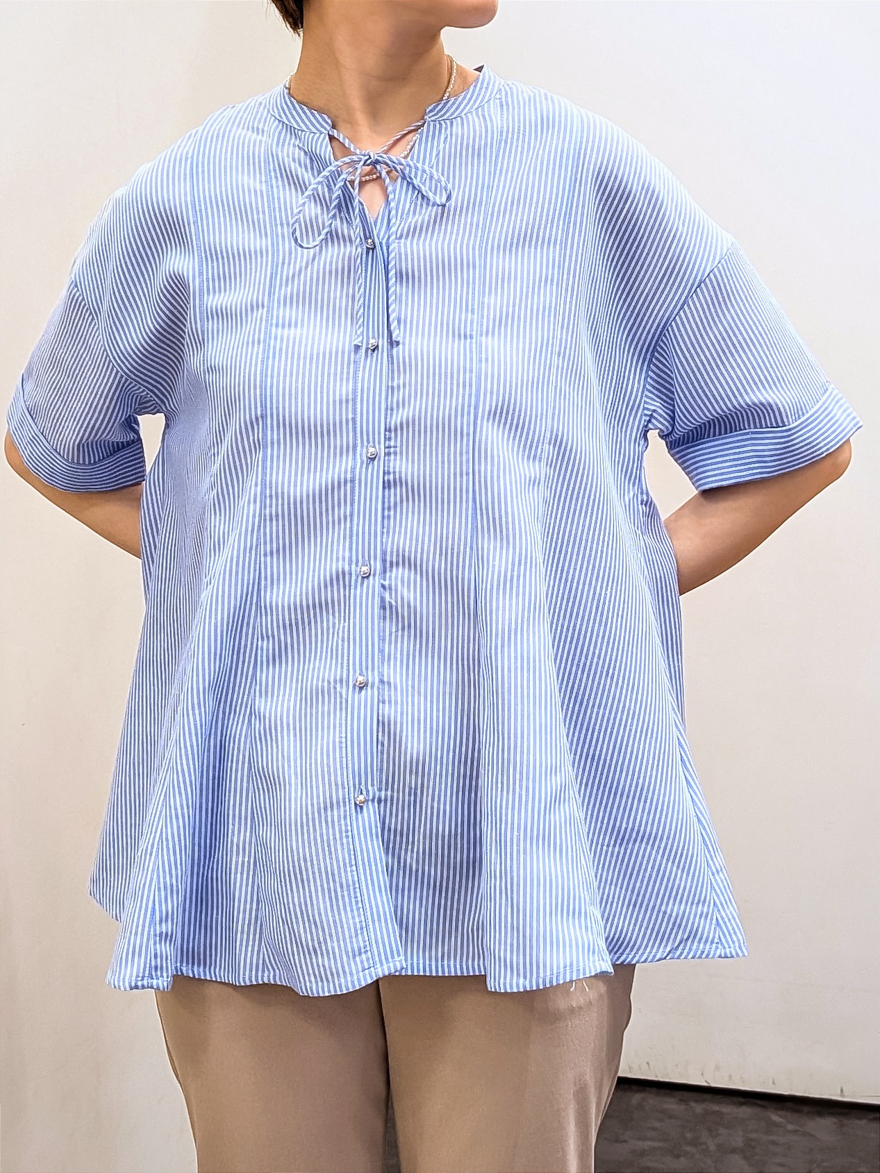 やまちゃんさんの「grove｜【洗濯機OK・ひんやり】さらっと軽やか、夏のフレアシャツ」を使ったコーディネート