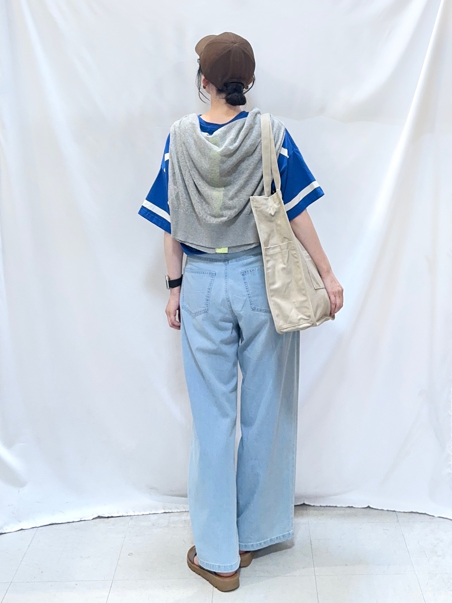 𝐇𝐢𝐫𝐨𝐦𝐢さんの「SHOO･LA･RUE｜【ひんやり/S-LL】涼しげで爽やか 太ボーダー斜め切り替えTシャツ」を使ったコーディネート