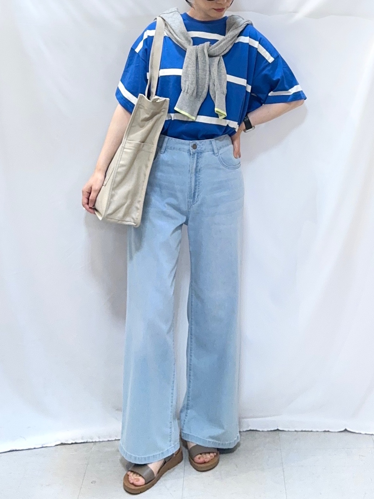 𝐇𝐢𝐫𝐨𝐦𝐢さんの「SHOO･LA･RUE｜【ひんやり/S-LL】涼しげで爽やか 太ボーダー斜め切り替えTシャツ」を使ったコーディネート