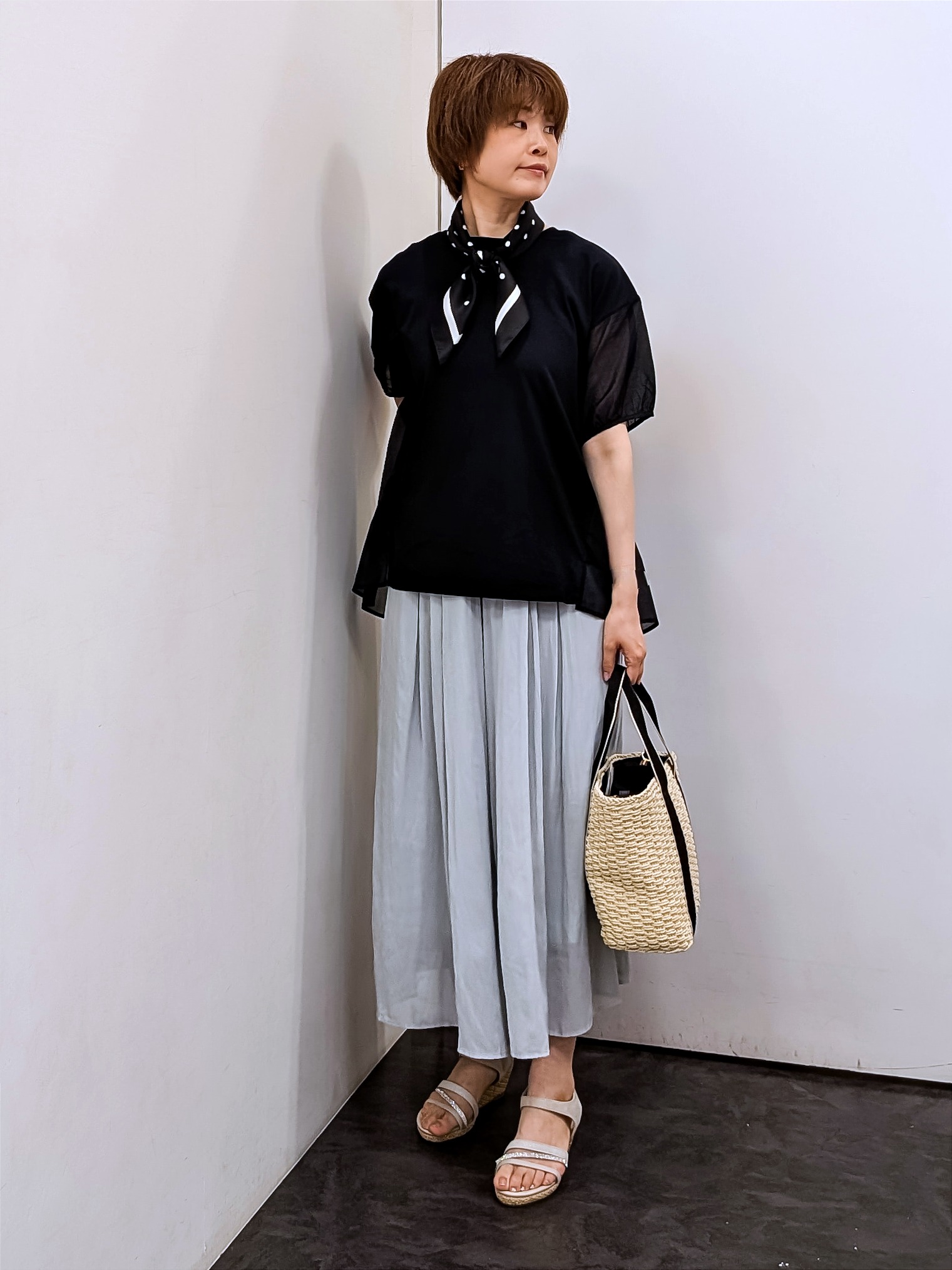 やまちゃんさんの「grove｜【貴島明日香さん着用/UVカット】体型カバー叶う、バックプリーツTシャツ」を使ったコーディネート