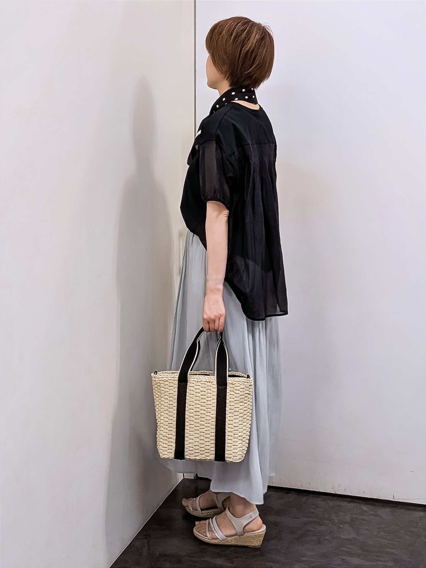 やまちゃんさんの「grove｜【貴島明日香さん着用/UVカット】体型カバー叶う、バックプリーツTシャツ」を使ったコーディネート