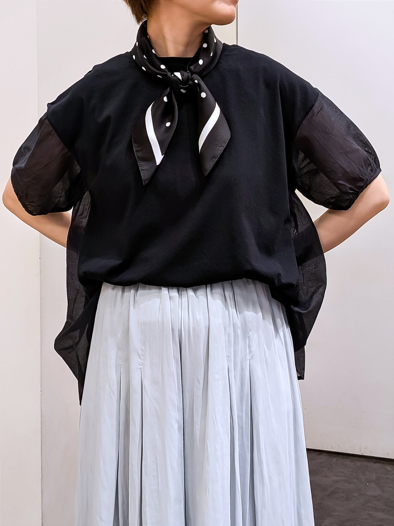 やまちゃんさんの「grove｜【貴島明日香さん着用/UVカット】体型カバー叶う、バックプリーツTシャツ」を使ったコーディネート