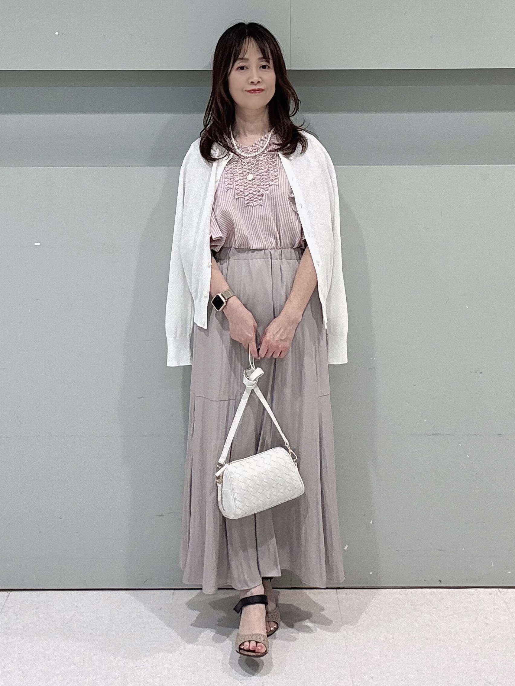 makiさんの「UNTITLED｜【アンサンブル可】ラメ混クルーネックカーディガン」を使ったコーディネート