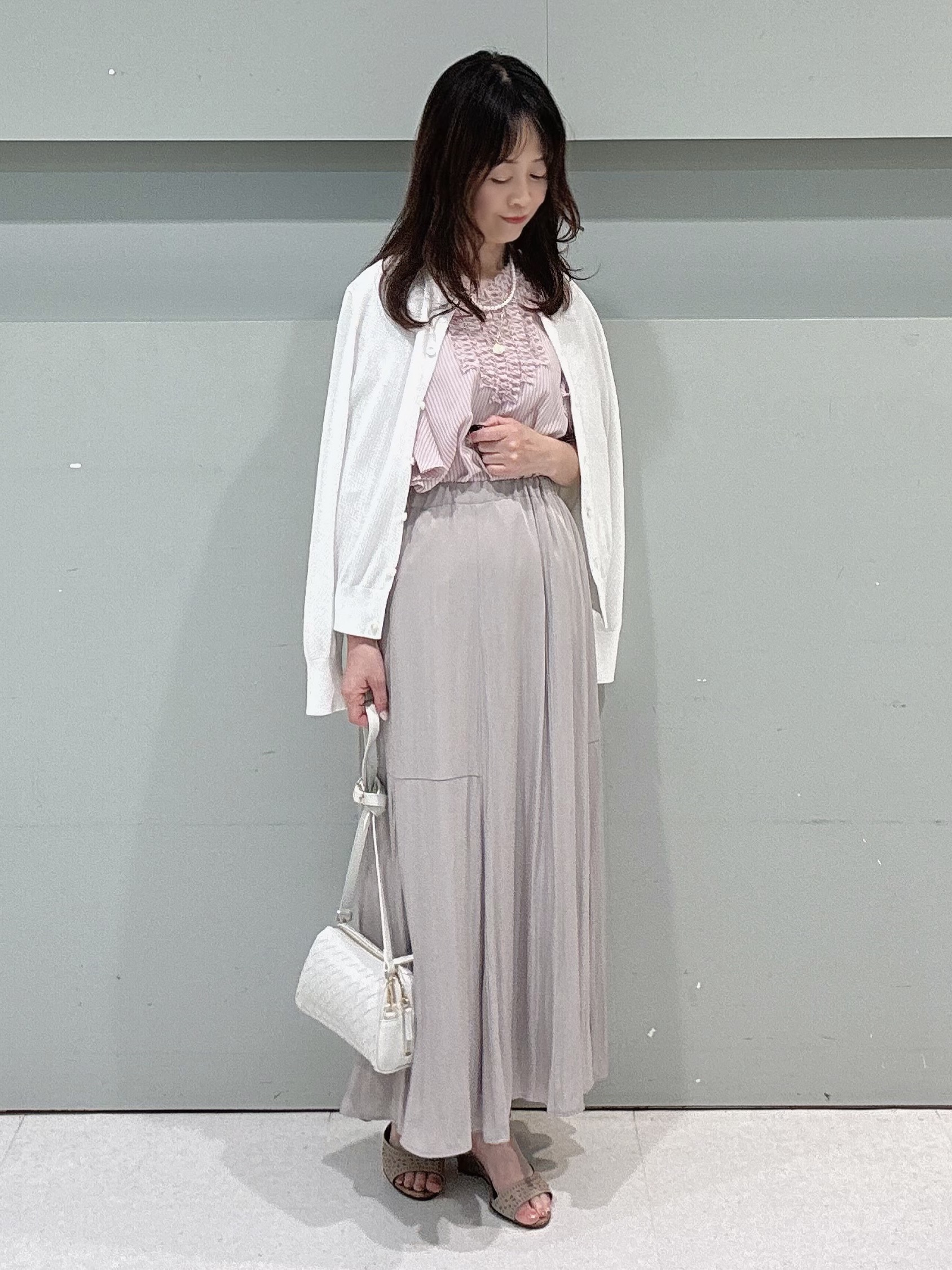 makiさんの「UNTITLED｜【アンサンブル可】ラメ混クルーネックカーディガン」を使ったコーディネート
