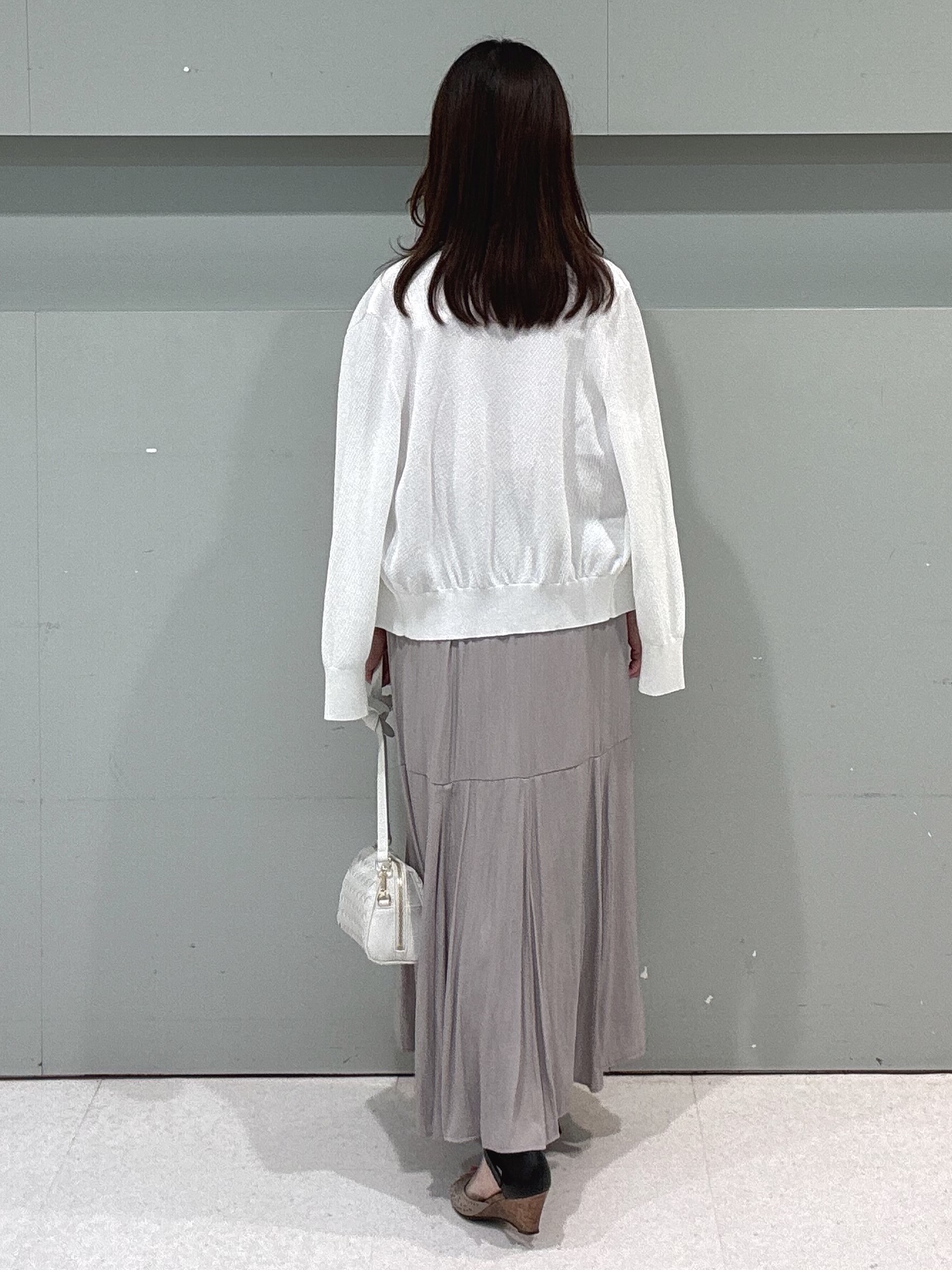 makiさんの「UNTITLED｜【アンサンブル可】ラメ混クルーネックカーディガン」を使ったコーディネート