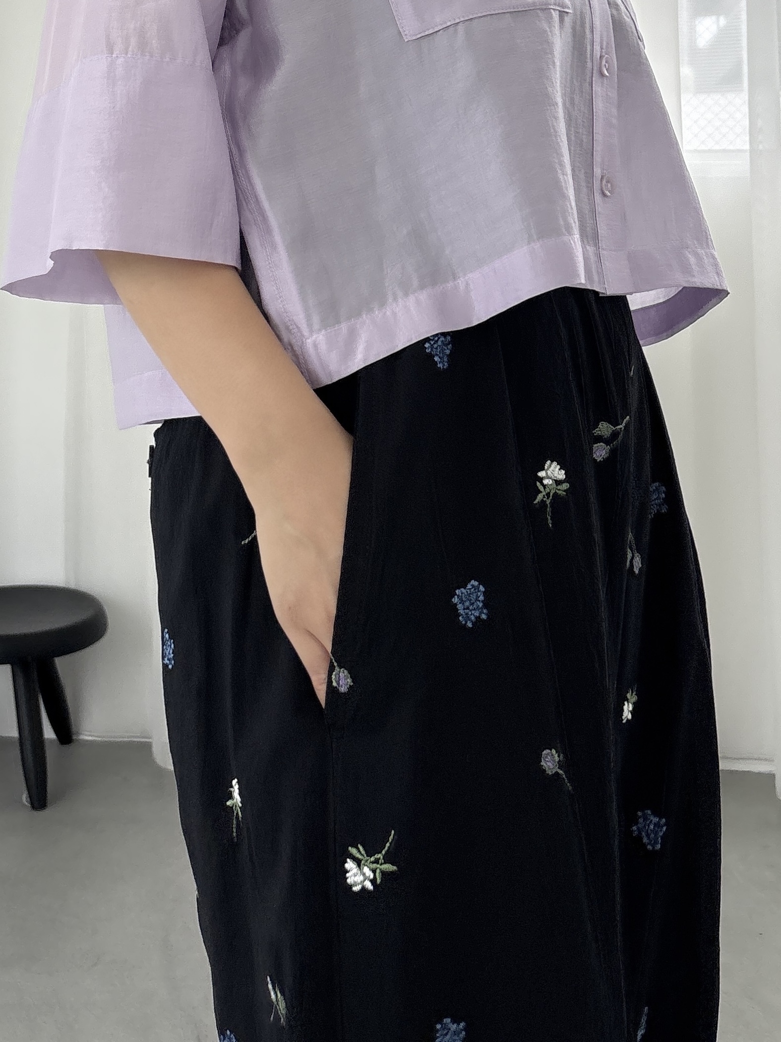 ayanoさんの「INDIVI｜ボックスシルエットシアーシャツ【接触冷感】」を使ったコーディネート