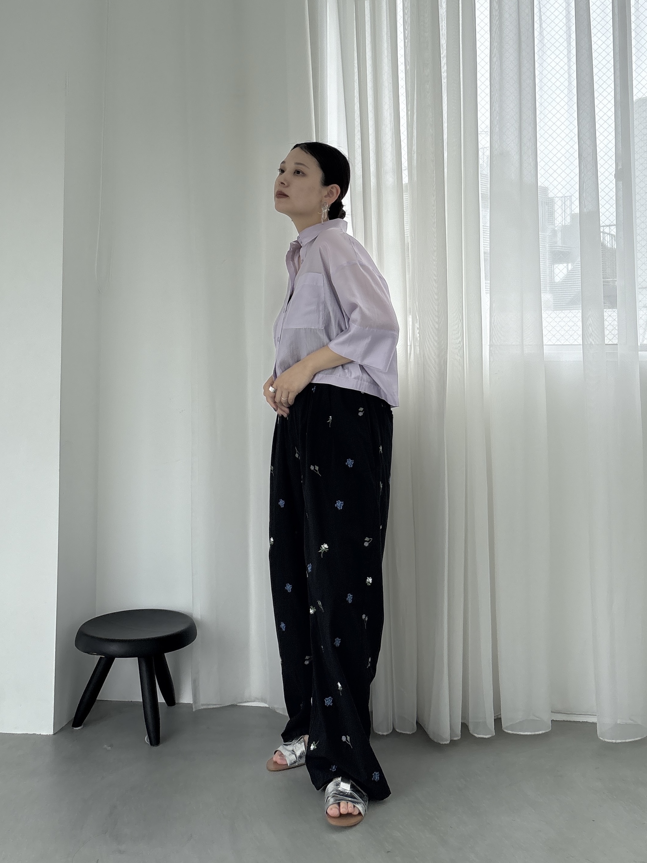 ayanoさんの「INDIVI｜ボックスシルエットシアーシャツ【接触冷感】」を使ったコーディネート