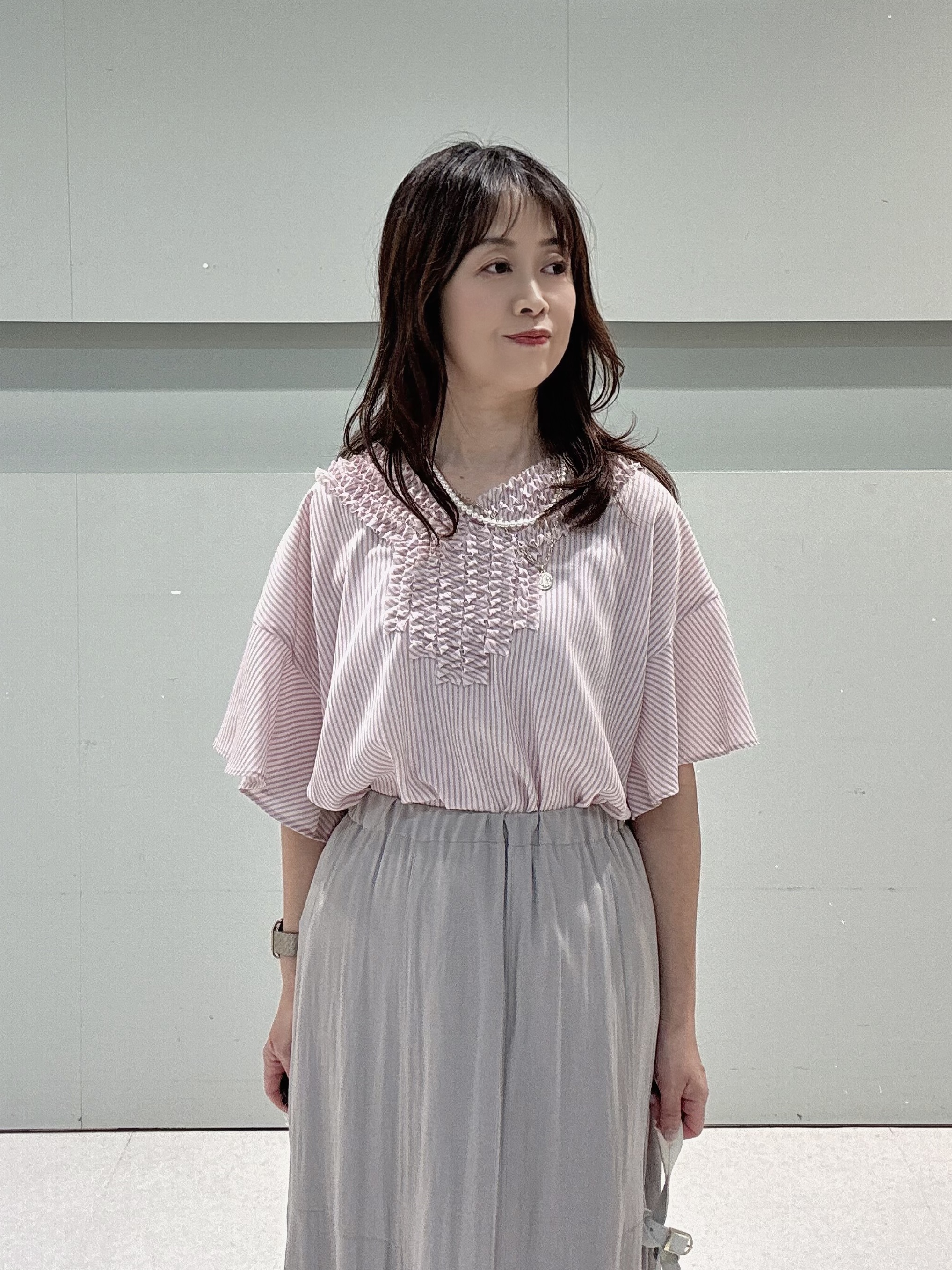 makiさんの「UNTITLED｜【アンサンブル可】ラメ混クルーネックカーディガン」を使ったコーディネート