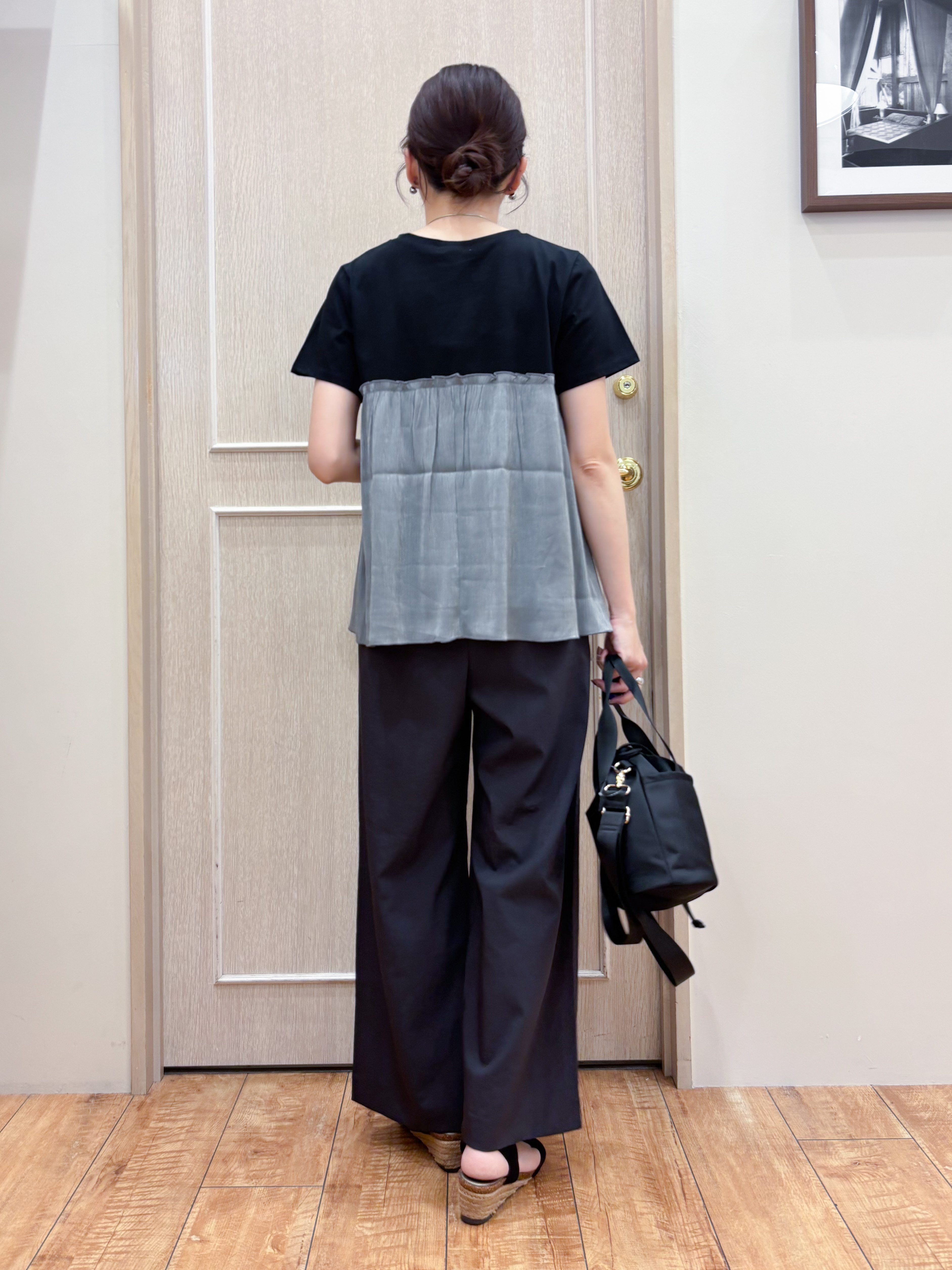 なみさんの「SHOO･LA･RUE｜【ひんやり/S-LL】1枚でインせず決まる きらきらビスチェ風Tシャツ」を使ったコーディネート