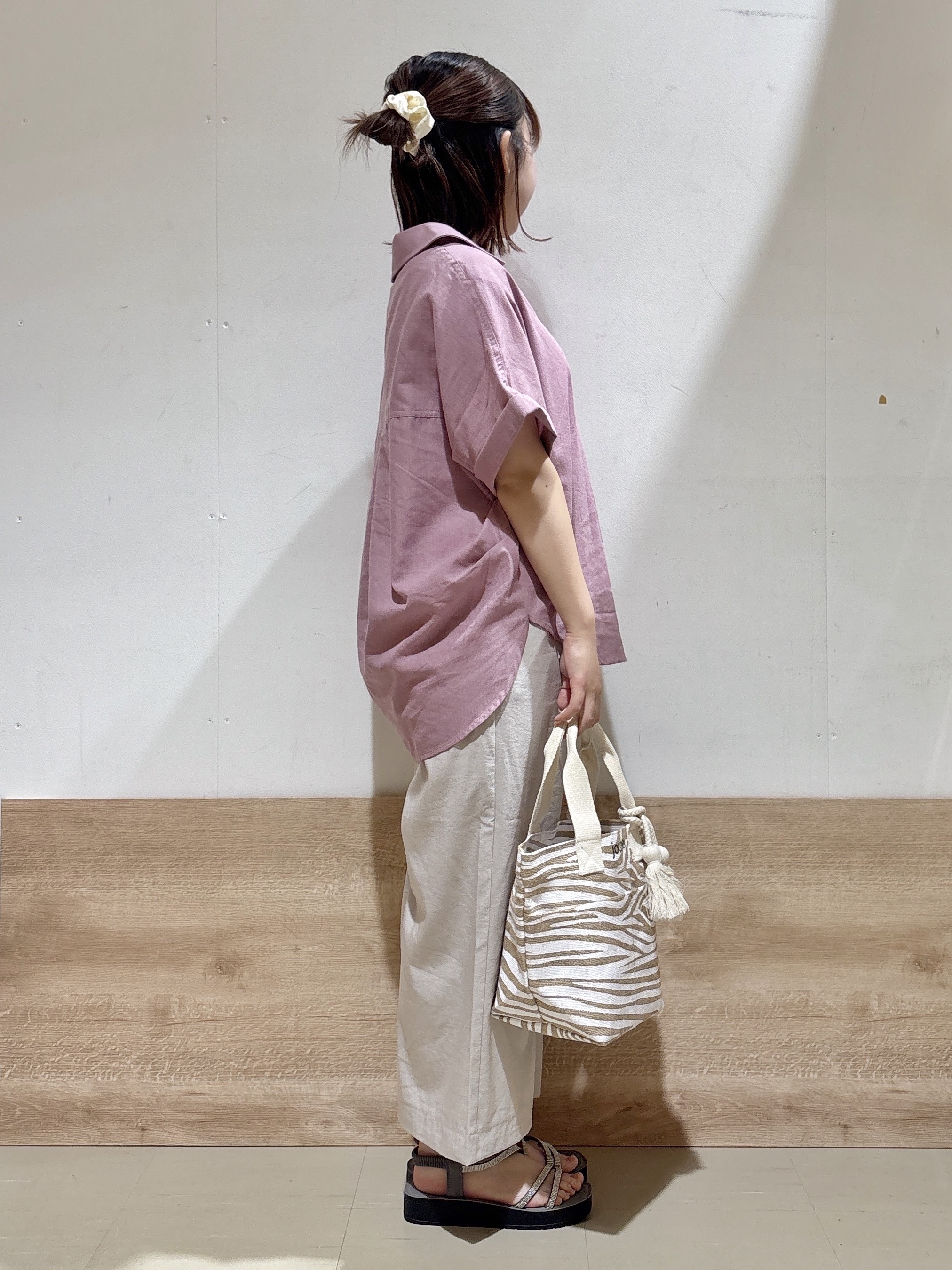 るねさんの「SHOO･LA･RUE｜【ひんやり/UV】インせず着られる フレンチリネンスキッパーシャツ」を使ったコーディネート