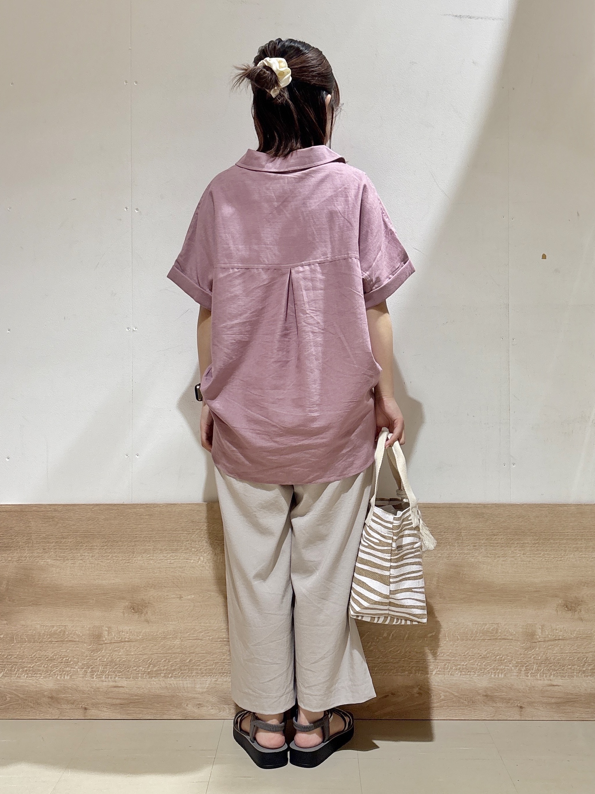 るねさんの「SHOO･LA･RUE｜【ひんやり/UV】インせず着られる フレンチリネンスキッパーシャツ」を使ったコーディネート