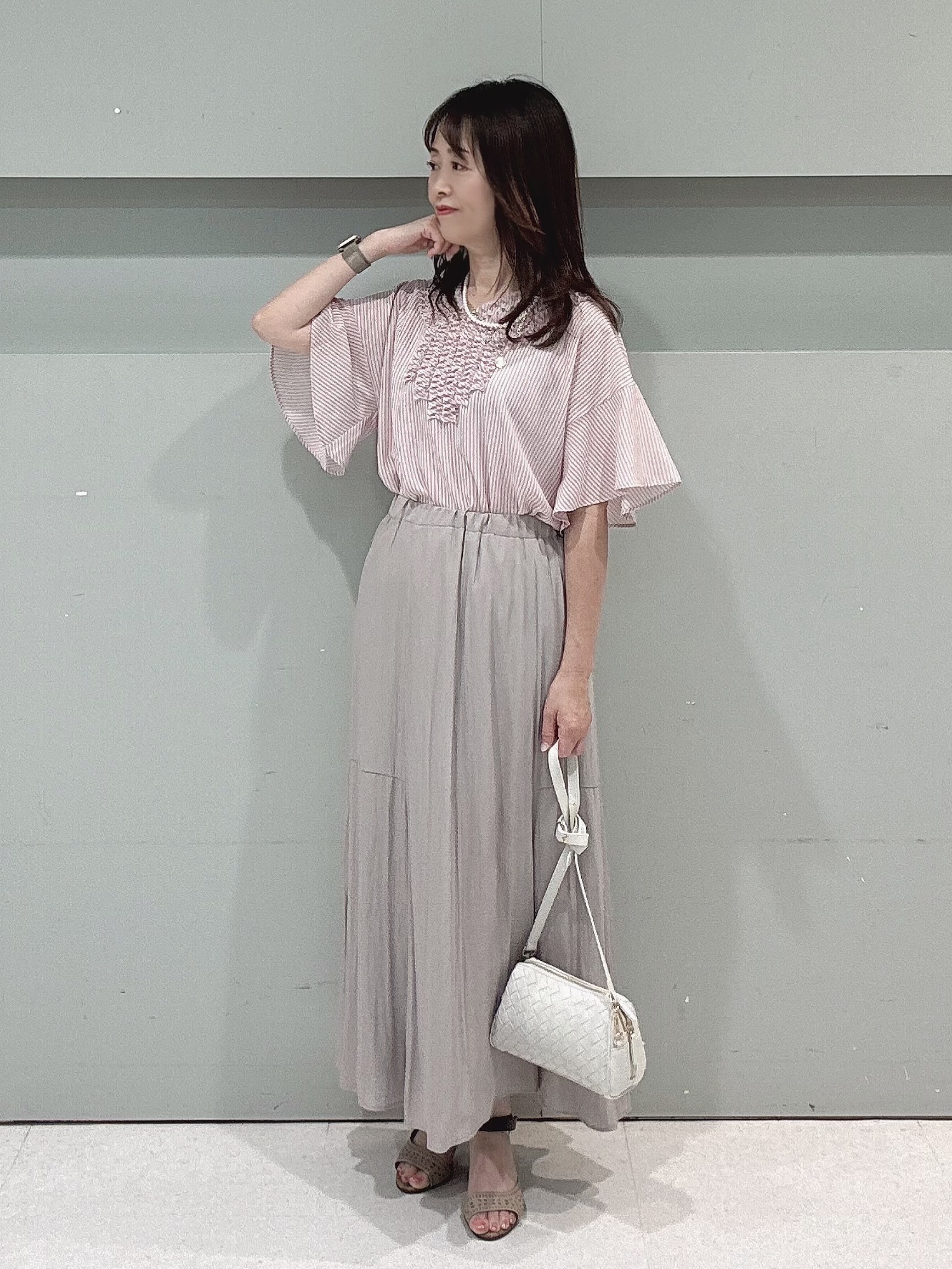 makiさんの「UNTITLED｜【アンサンブル可】ラメ混クルーネックカーディガン」を使ったコーディネート