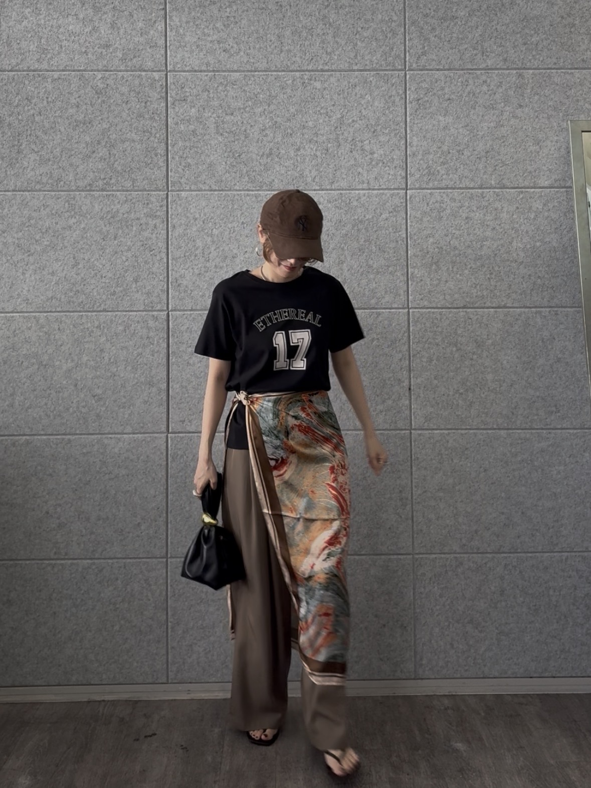 kotakiさんの「INDIVI｜ナンバリングTシャツ」を使ったコーディネート