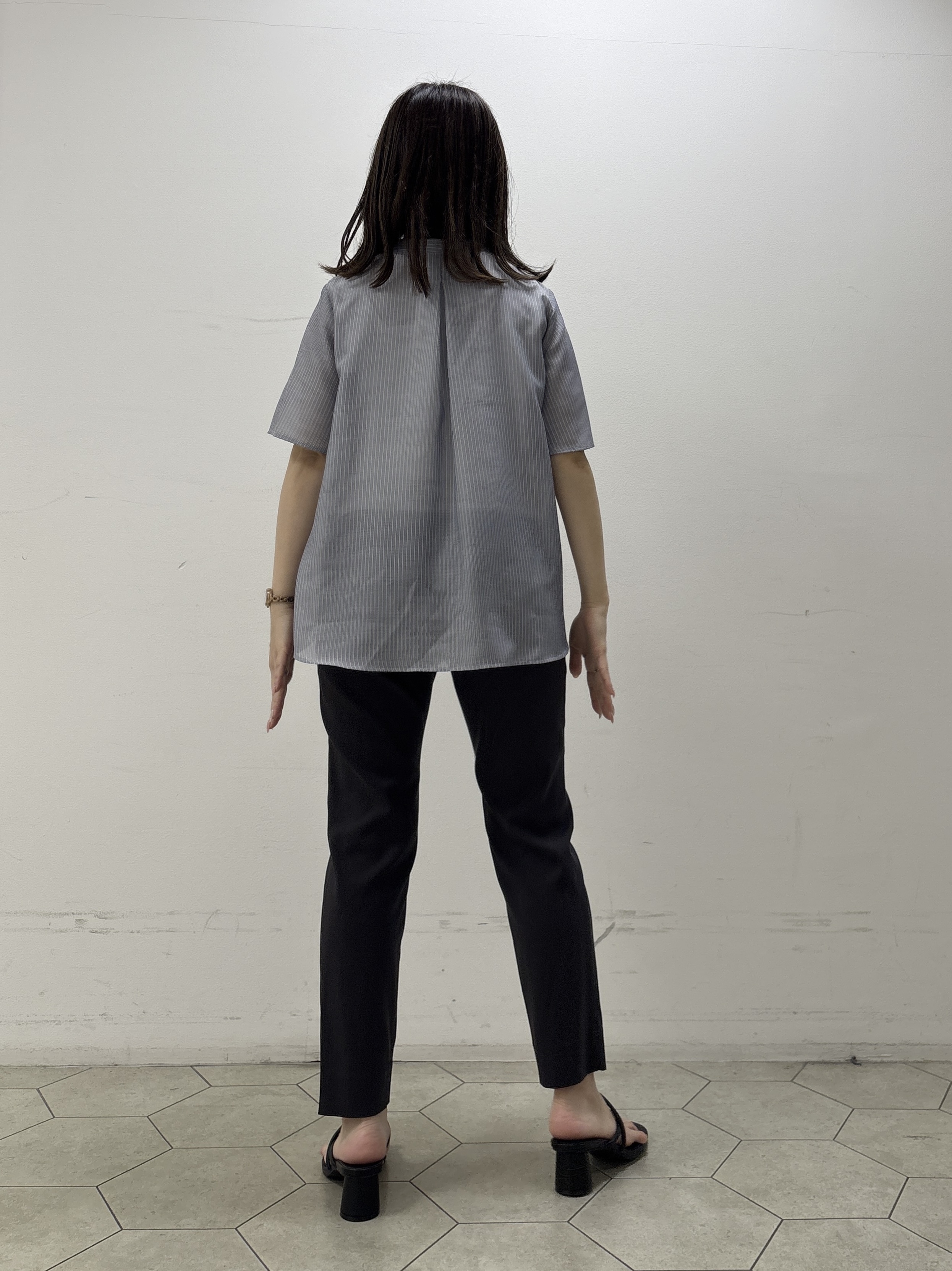 kahoさんの「INDIVI｜【接触冷感/洗える】シアーシャンブレーピンタックブラウス」を使ったコーディネート