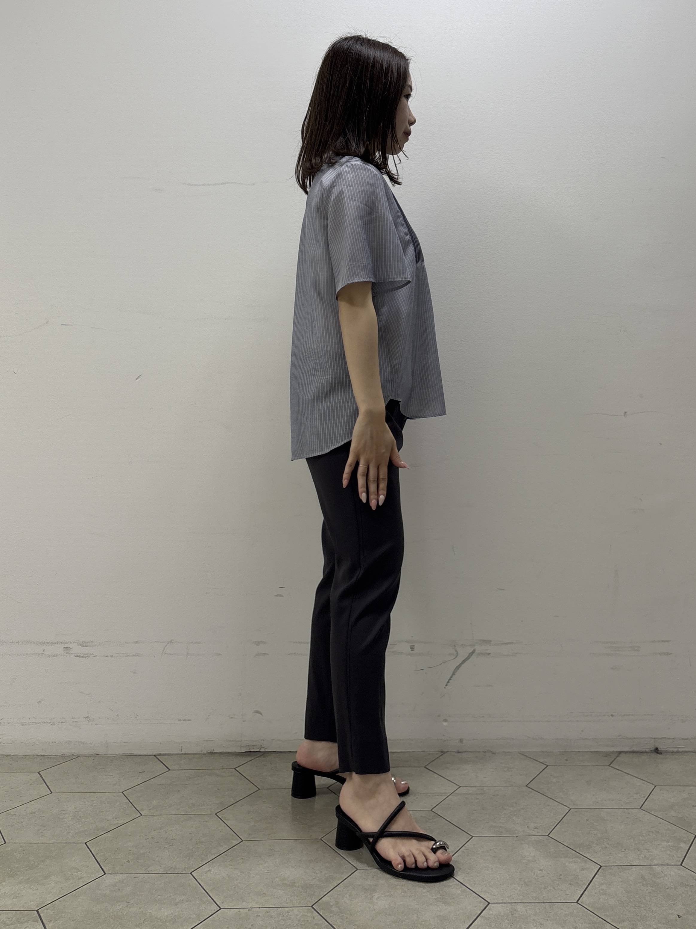 kahoさんの「INDIVI｜【接触冷感/洗える】シアーシャンブレーピンタックブラウス」を使ったコーディネート