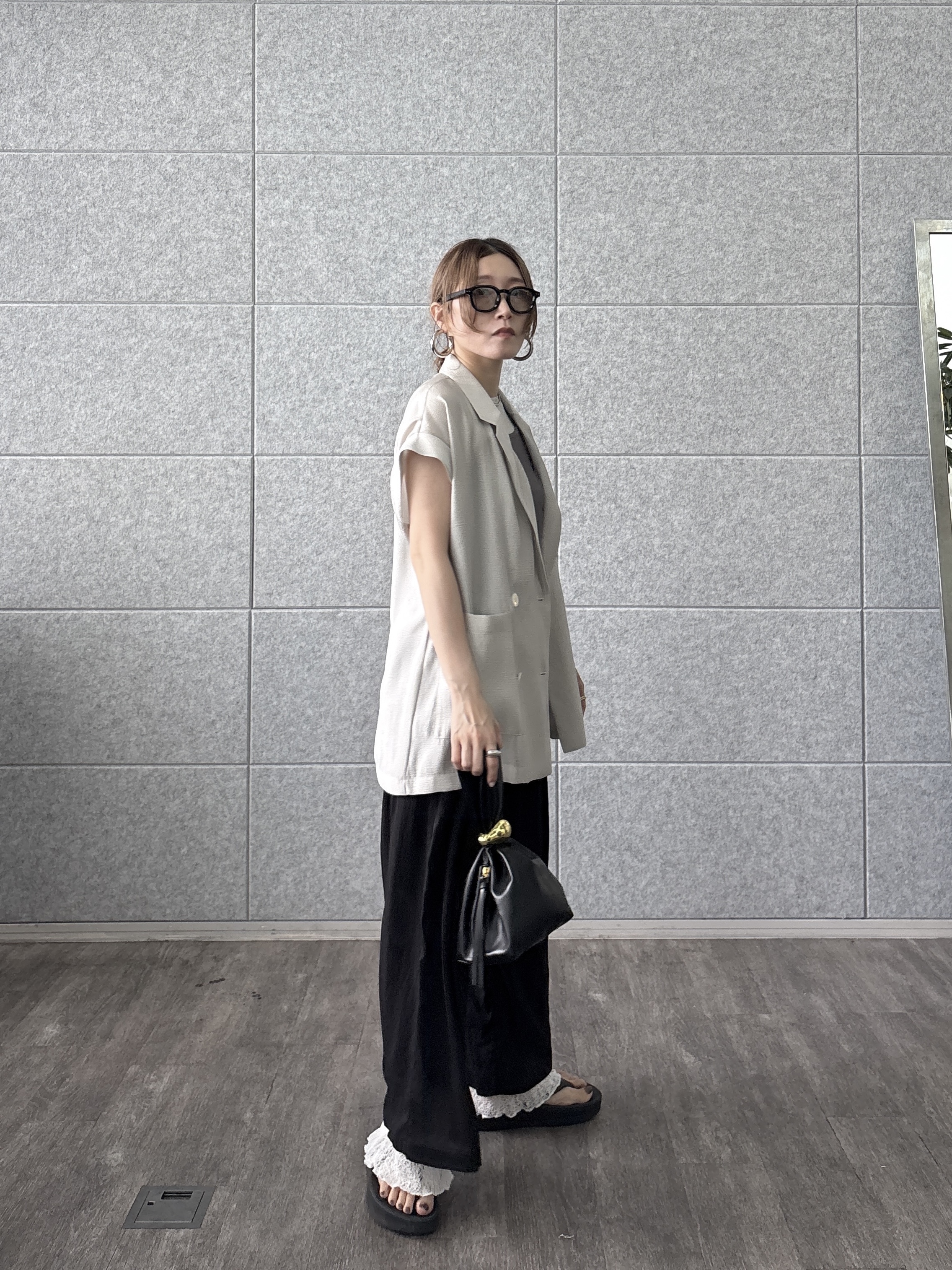 kotakiさんの「INDIVI｜ワッシャーシアー半袖ダブルジャケット」を使ったコーディネート