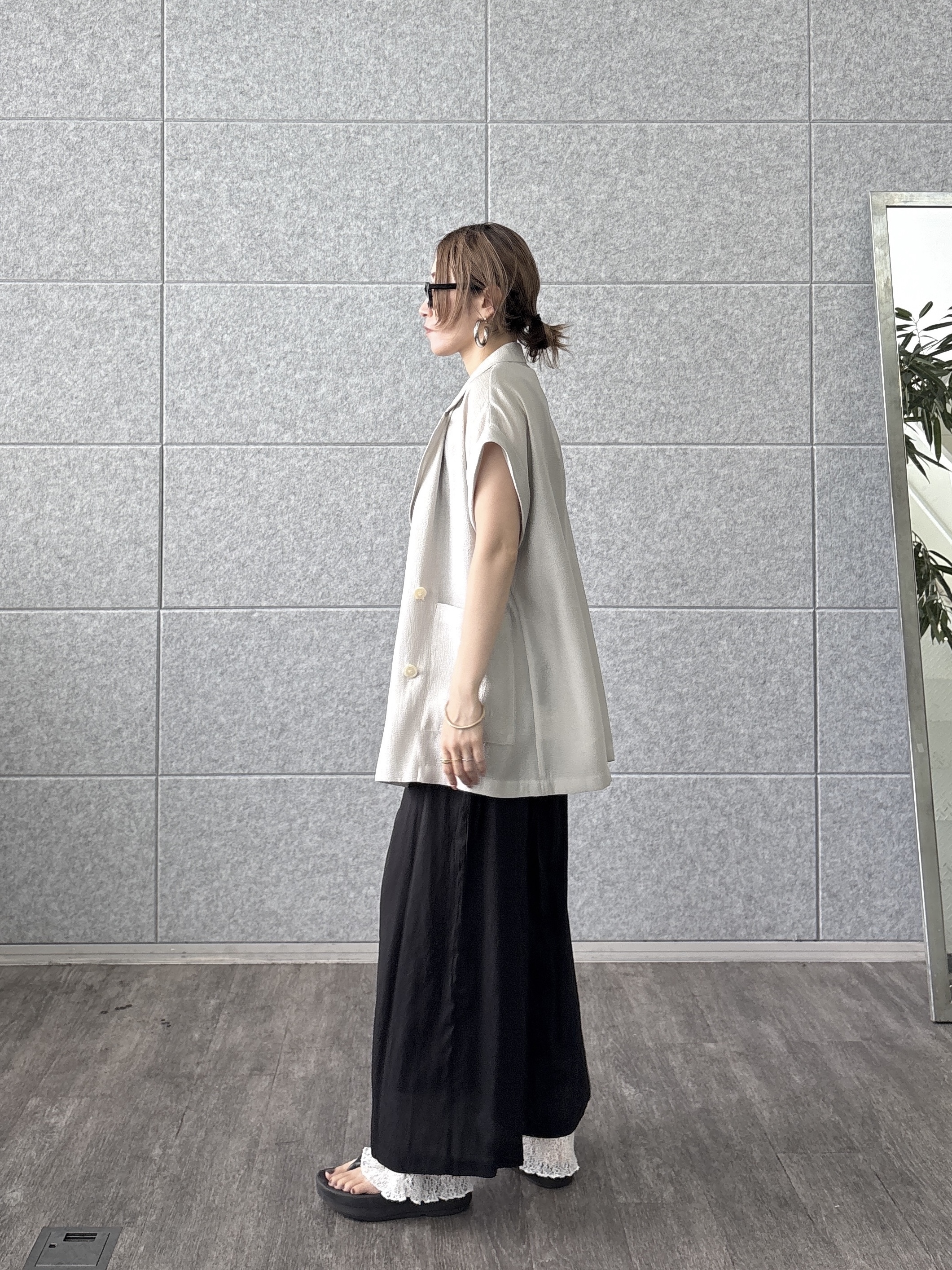 kotakiさんの「INDIVI｜ワッシャーシアー半袖ダブルジャケット」を使ったコーディネート